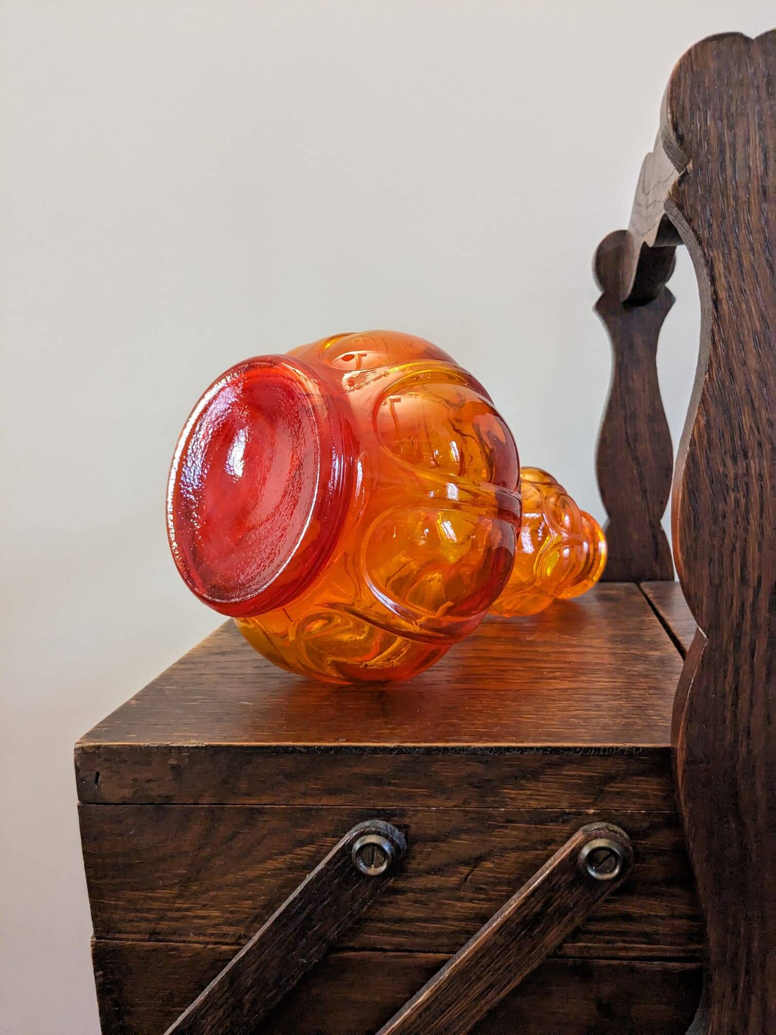 Vase en verre orange retro