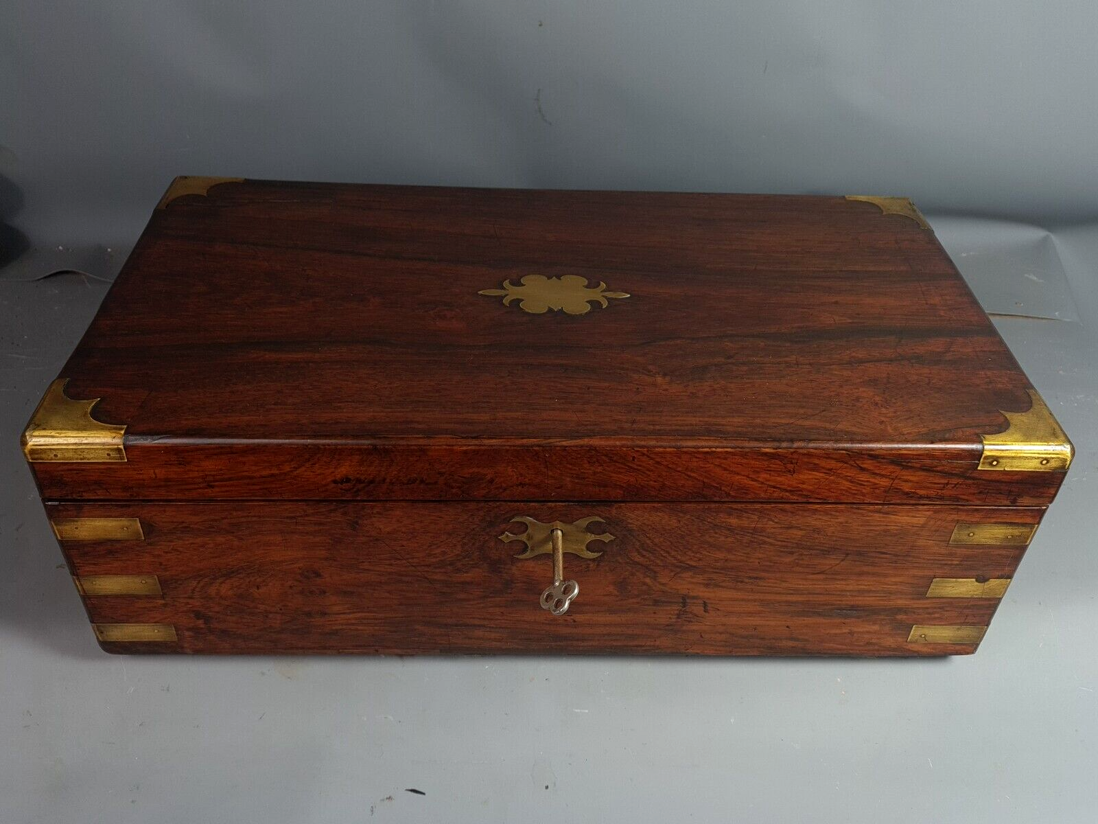 Coffret écritoire acajou avec tiroirs secrets Angleterre XIXe siècle SB