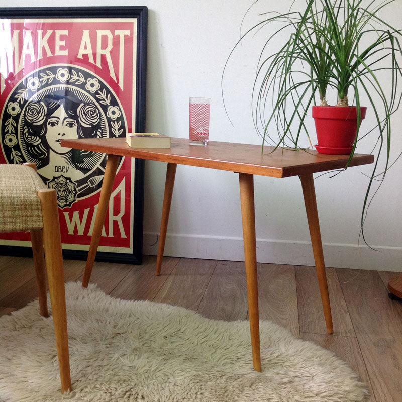 Coffee table compass feet