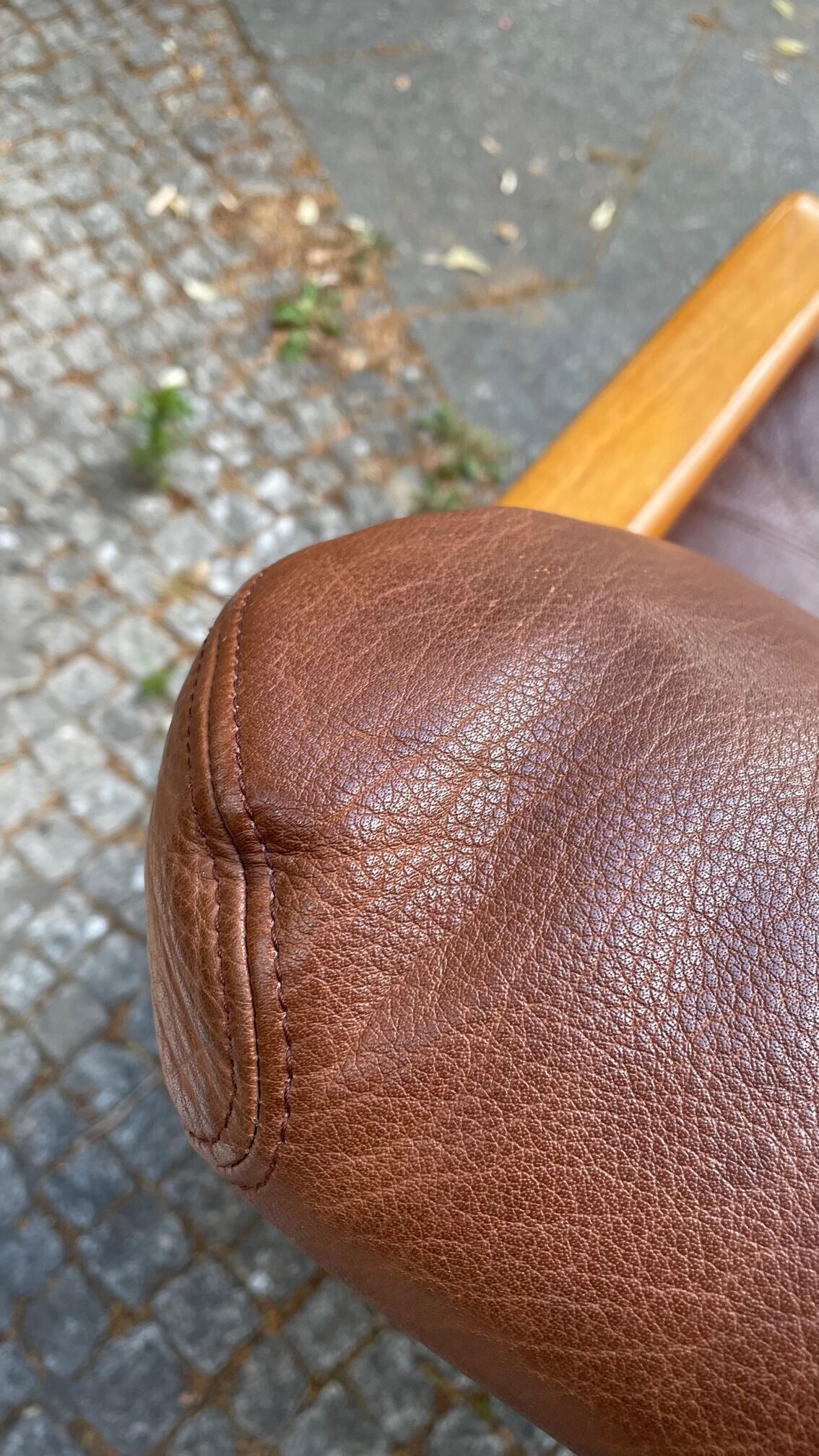 HS Denmark sofa in leather and teak from the 60s