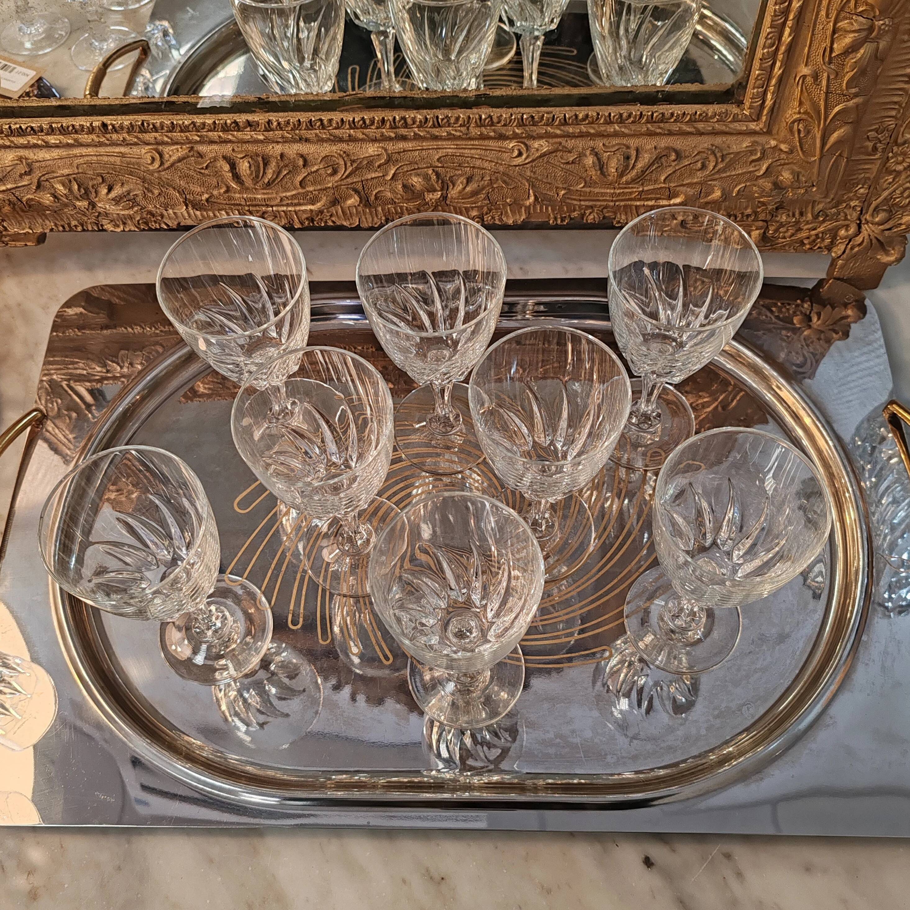 Set of eight stemmed wine glasses