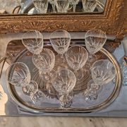 Set of eight stemmed wine glasses