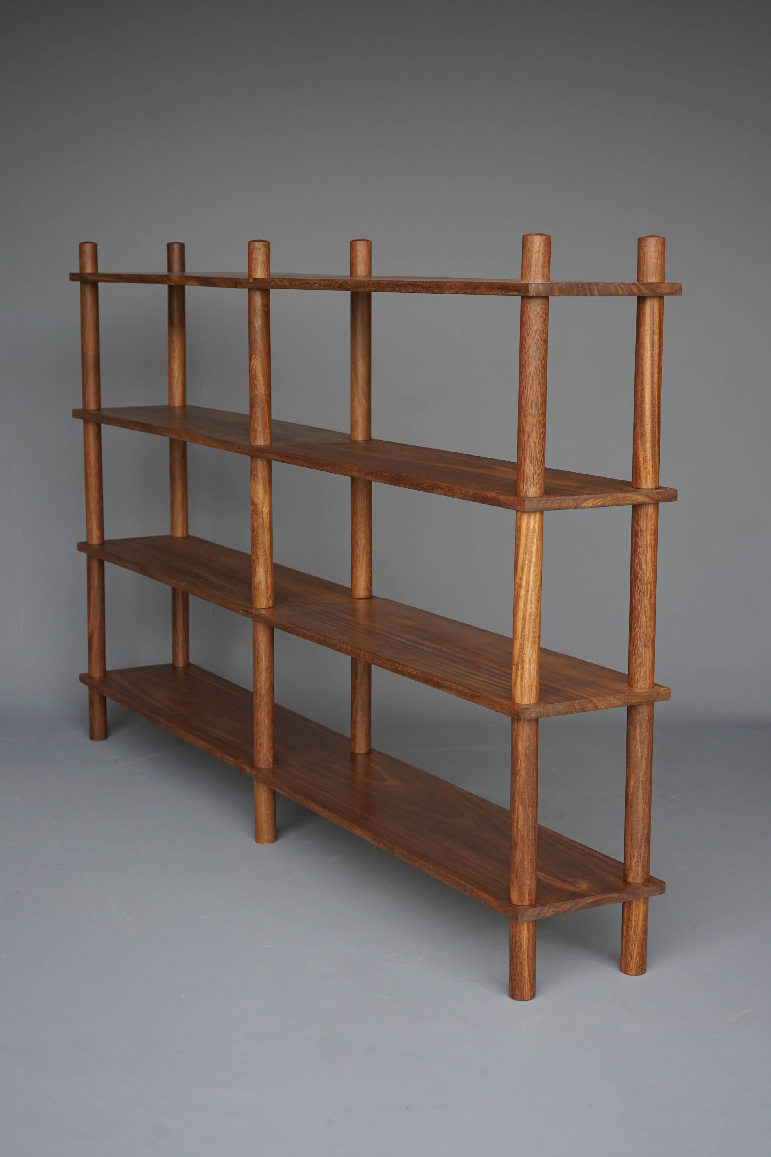 Bibliothèque en bois dur brésilien, années 1970