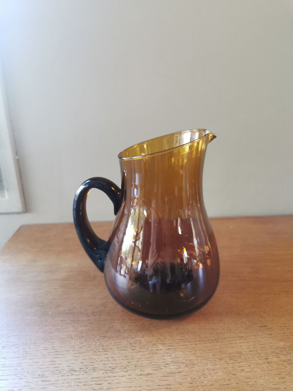 Pichet rond vintage verre couleur ambre