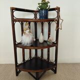 Corner shelf in rattan