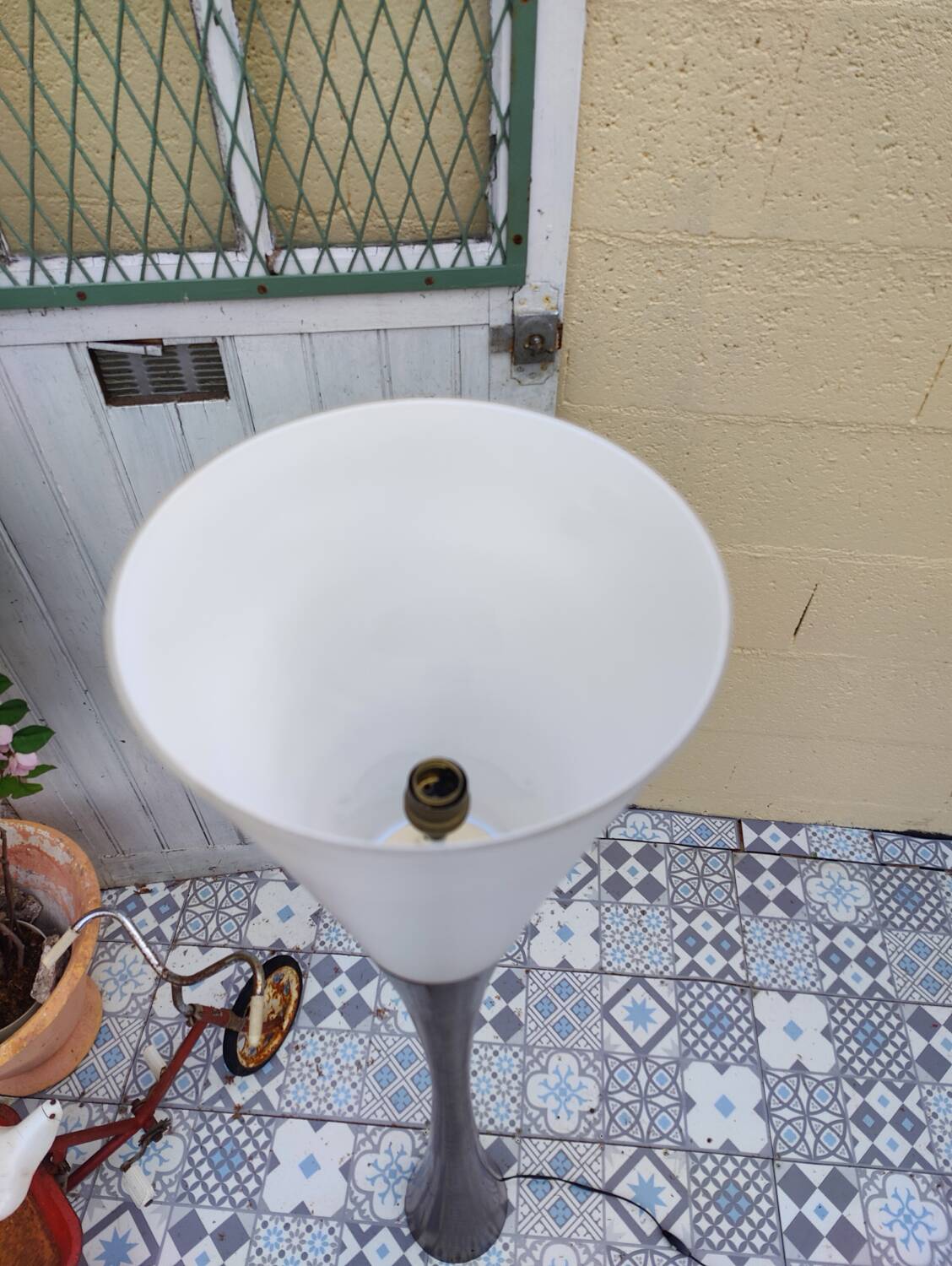 Vintage “diabolo” floor lamp by Joseph André Motte