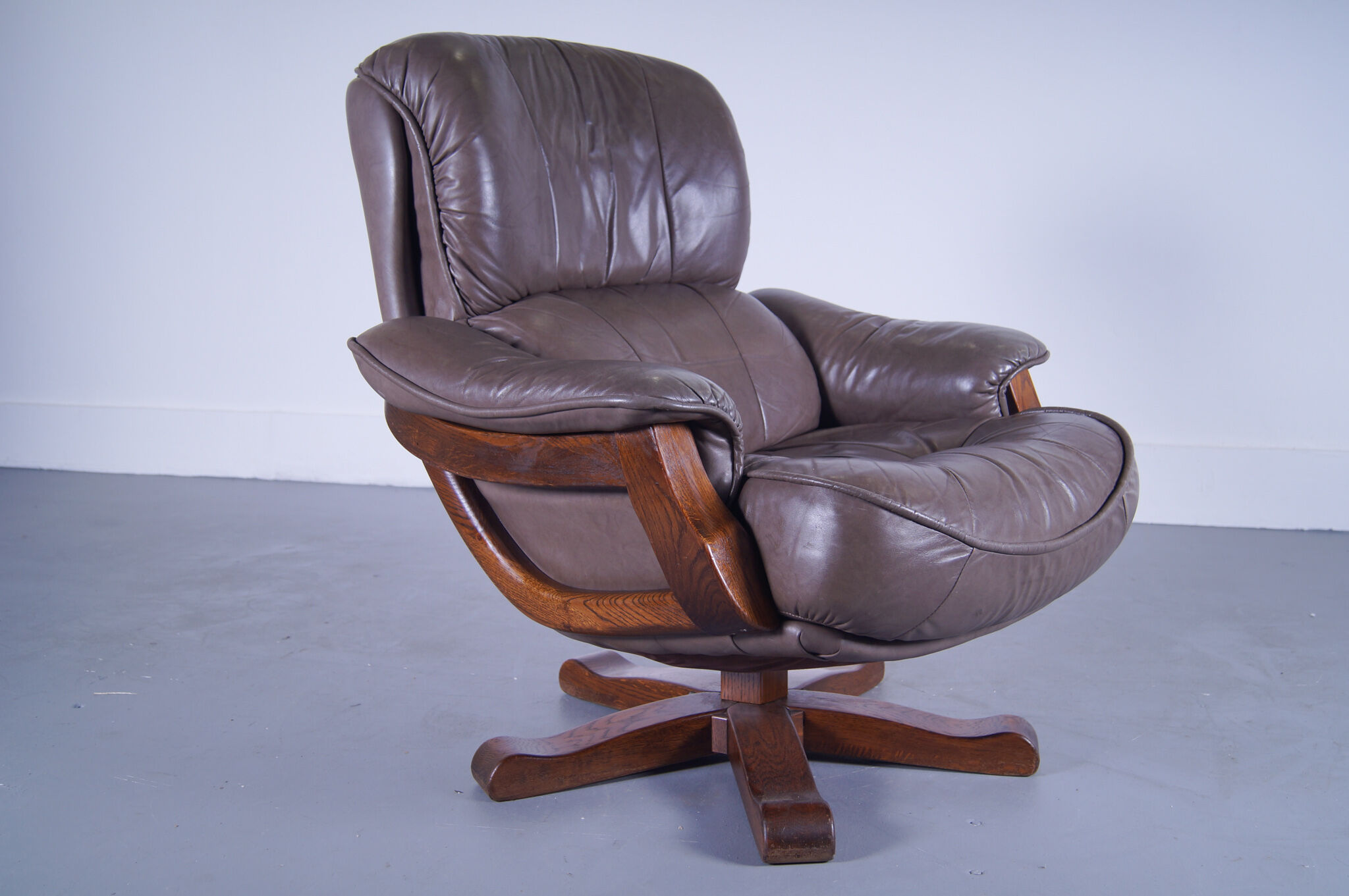 Brutalist leather swivel armchair 1970