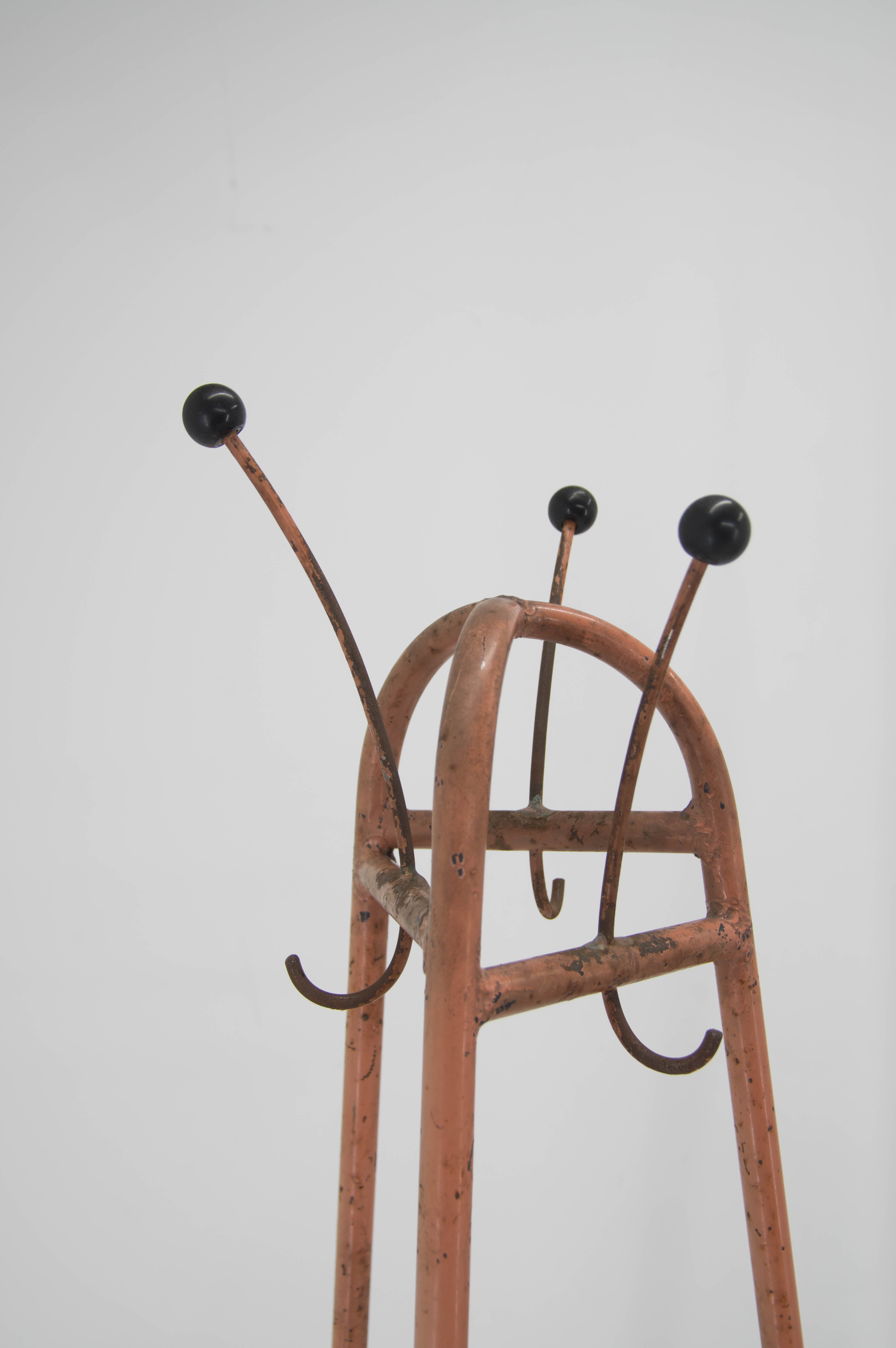 Bauhaus industrial pink coat stand, 1920s