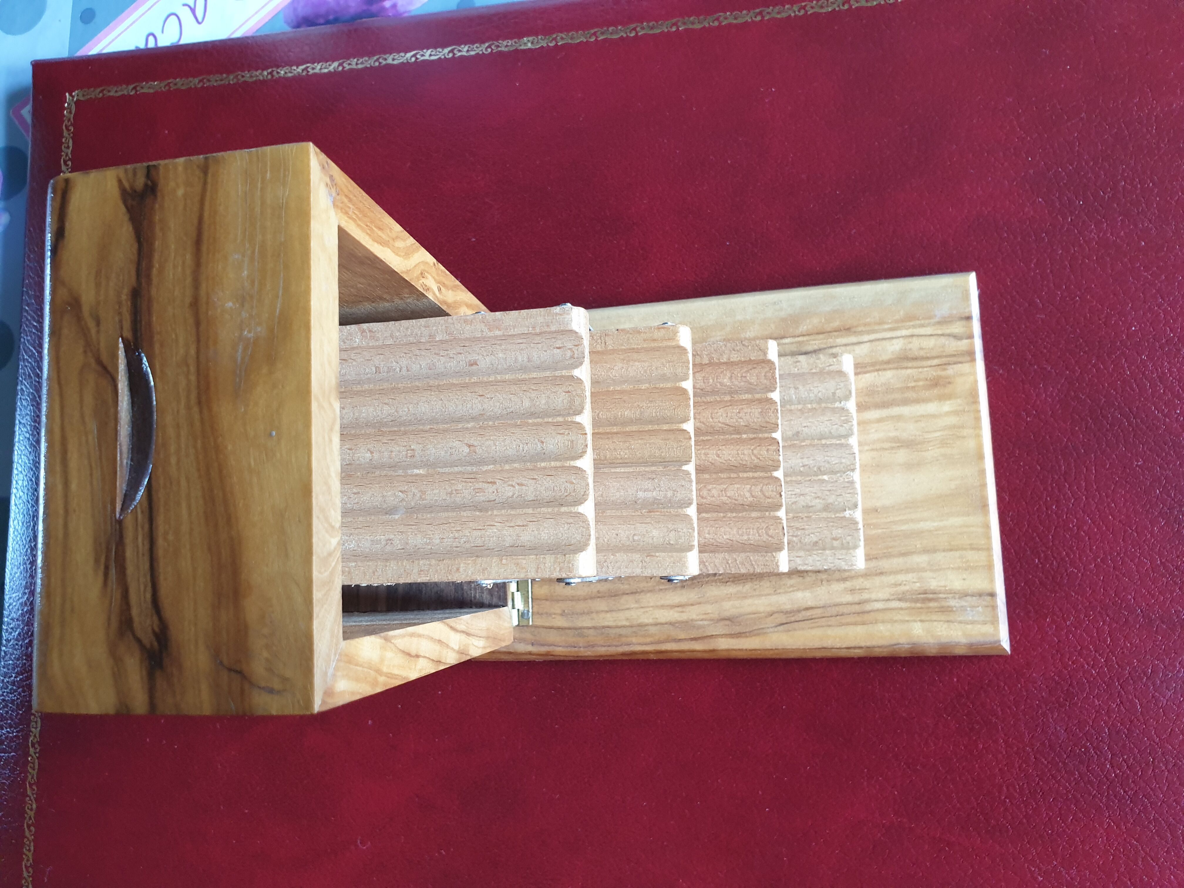 Range olive wood cigarettes very good condition