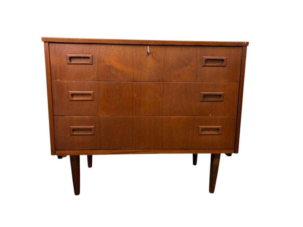 Vintage teak chest of drawers / mid-century wardrobe