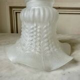 Glass tulip for suspension