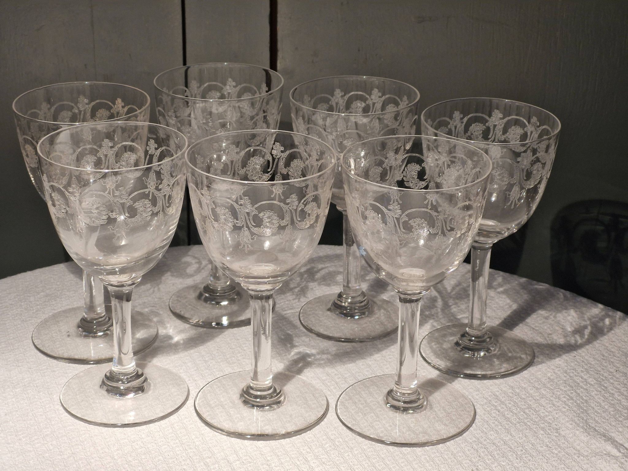 7 white wine/port glasses ART NOUVEAU - floral decoration - Baccarat Fine 19