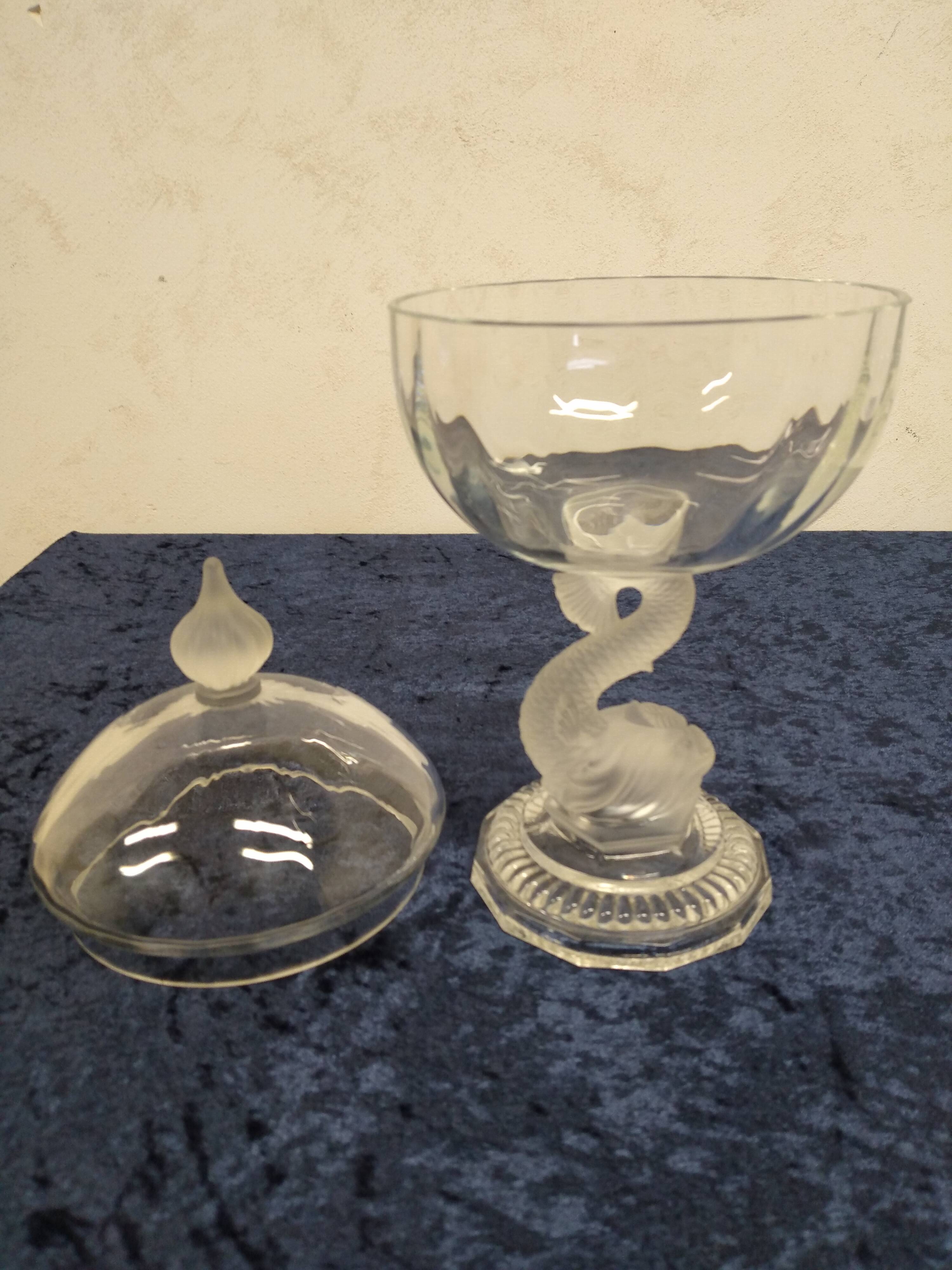 Bonbonnière ancienne en cristal et verre dépoli pied formant un poisson