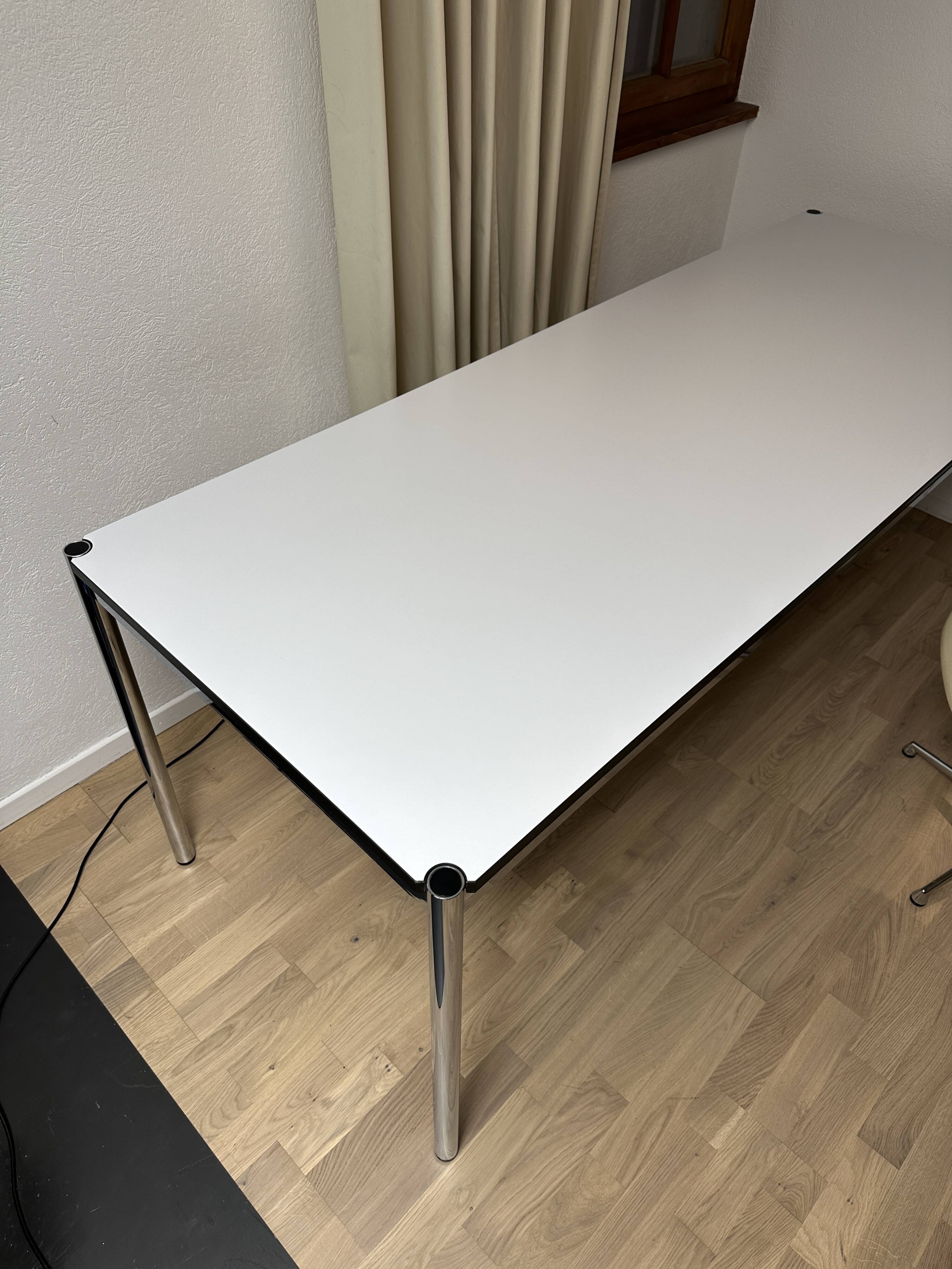 USM Haller desk in pearl grey laminate
