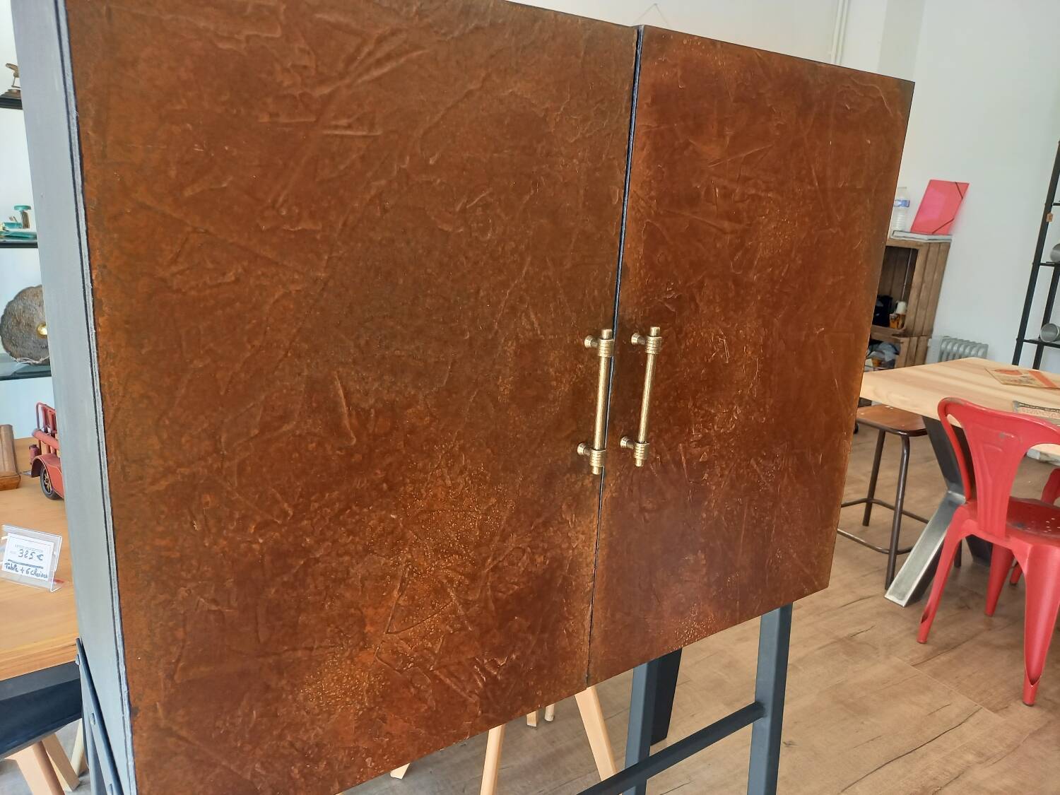 Cabinet/bar furniture