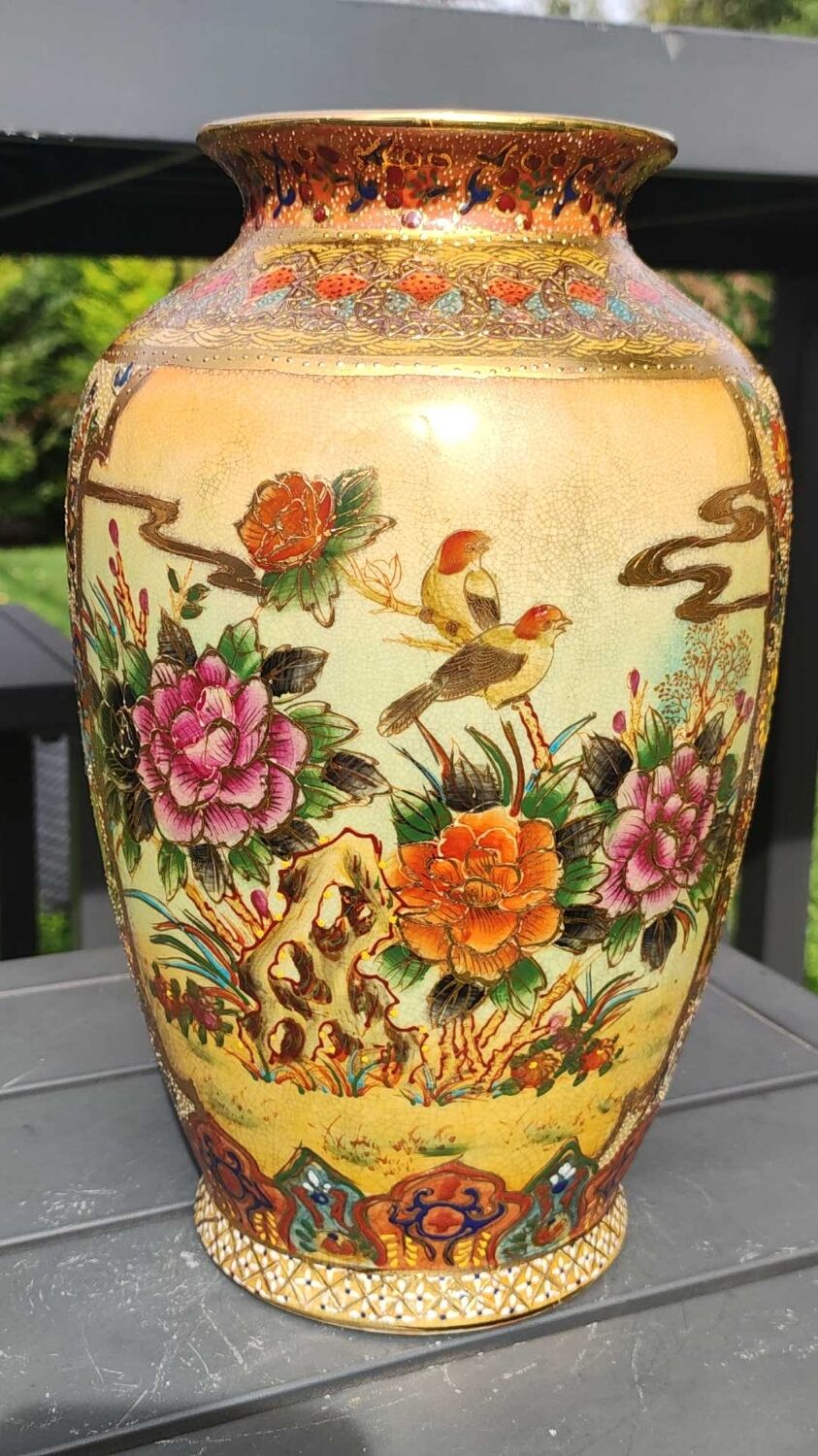 Vase signed Satsuma. Birds/Butterflies/floral patterns on a wild nature background. Gold highlights
