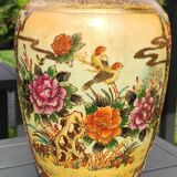Vase signed Satsuma. Birds/Butterflies/floral patterns on a wild nature background. Gold highlights
