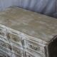 Commode arbalete ancienne patinée beige et blanc