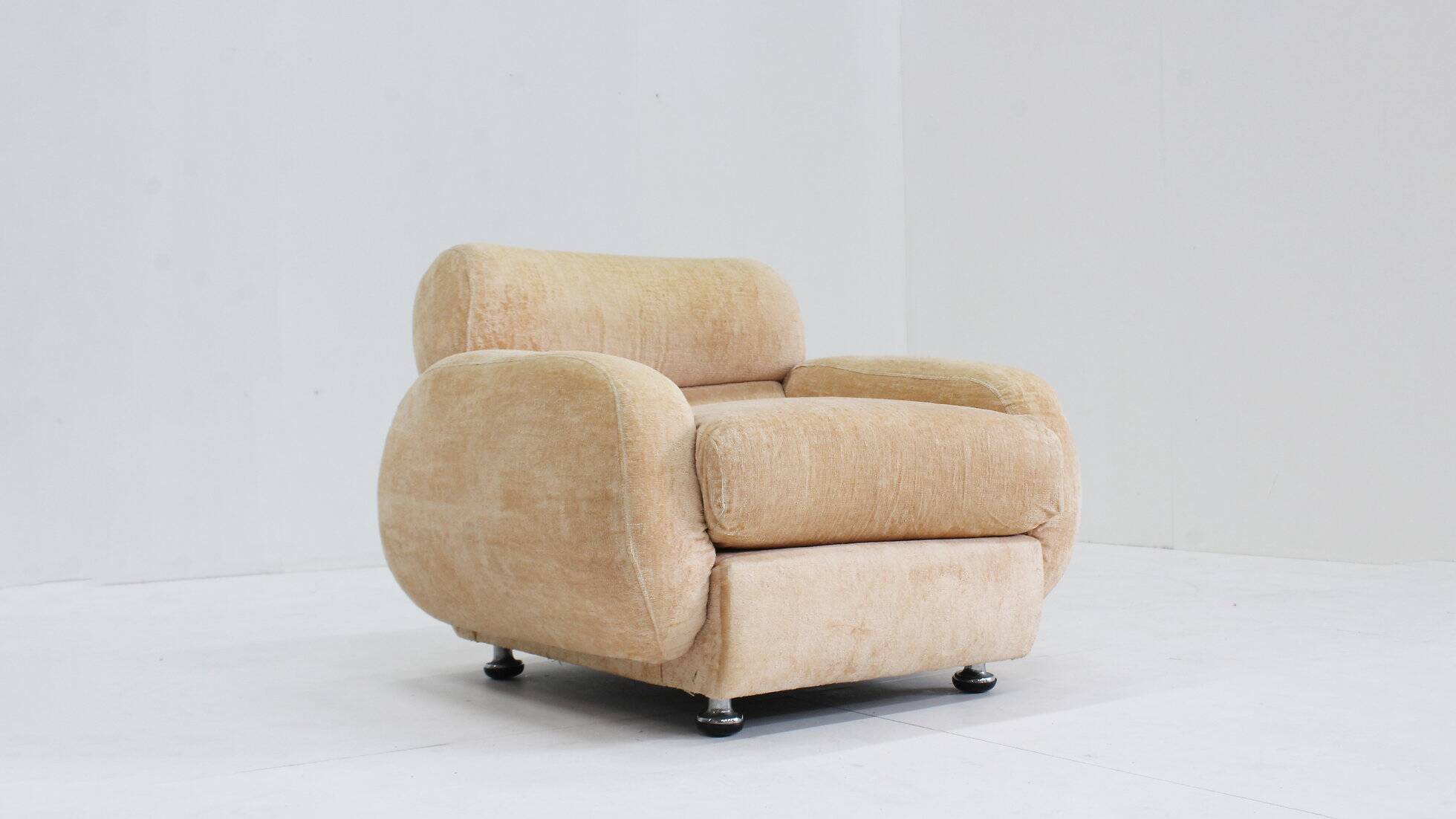 Vintage Italian armchair 1970s