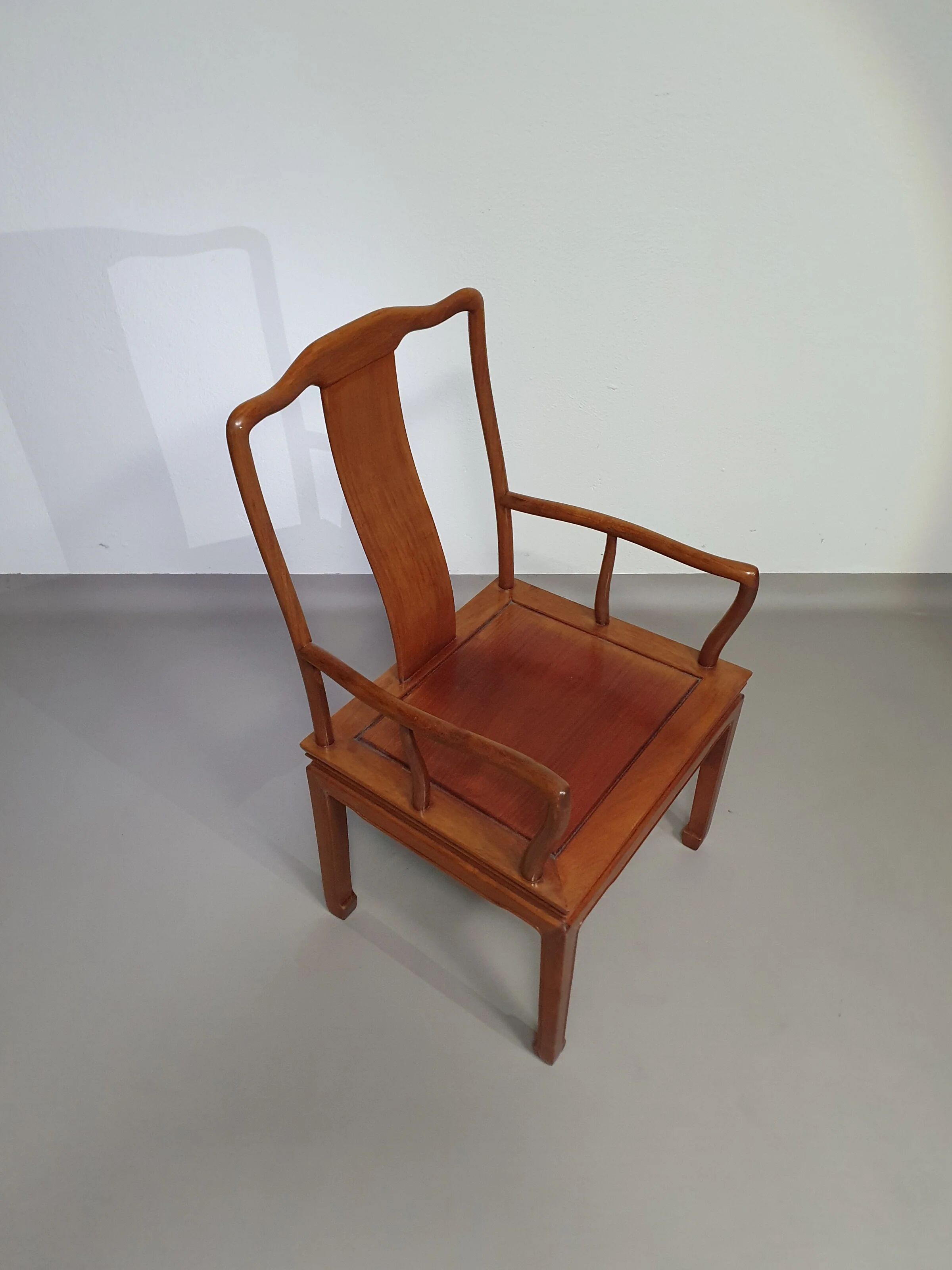 Vintage Chinese Ming rosewood chair