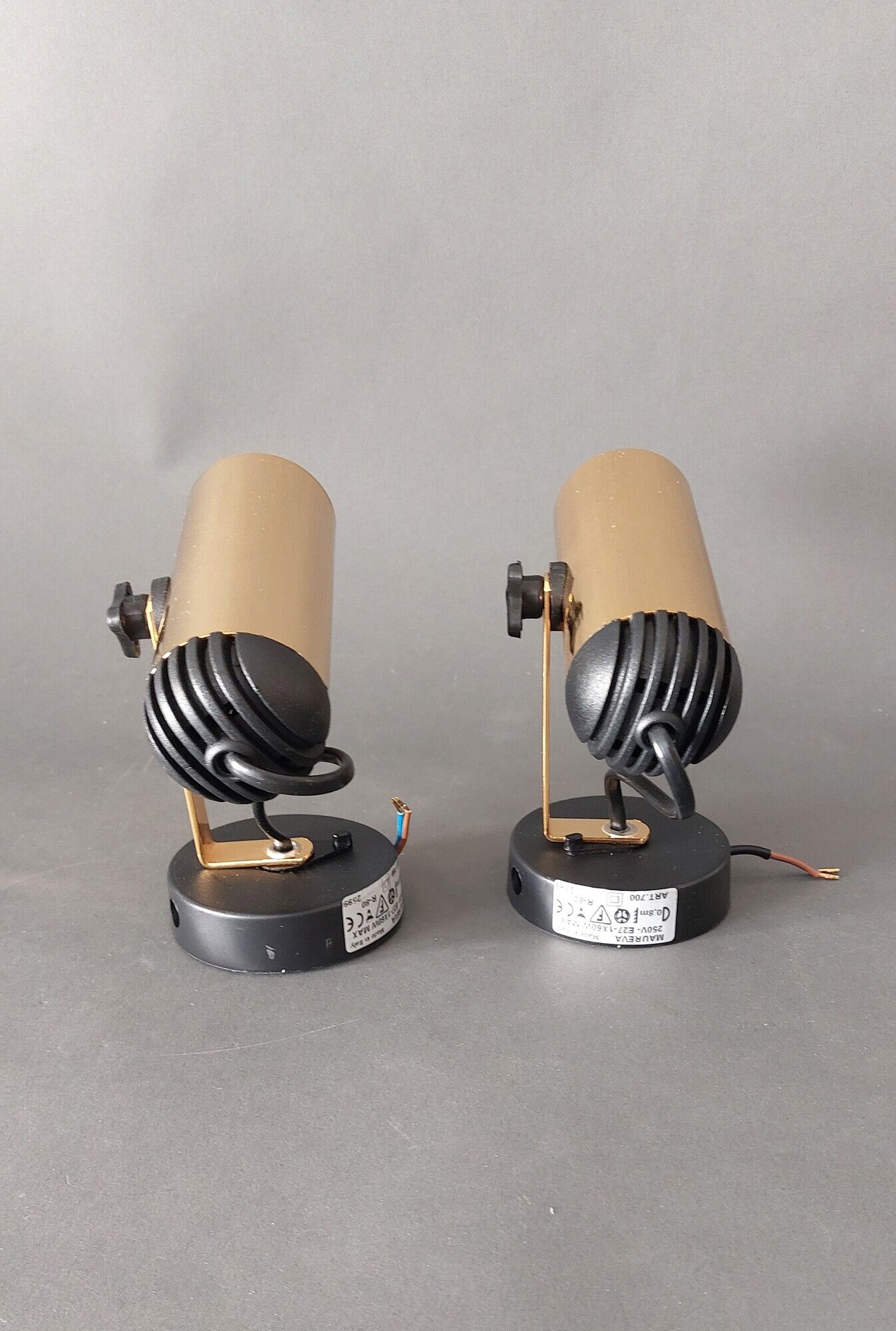 Pair of adjustable spotlight Maureva in gilded brass, Italian design 1980.