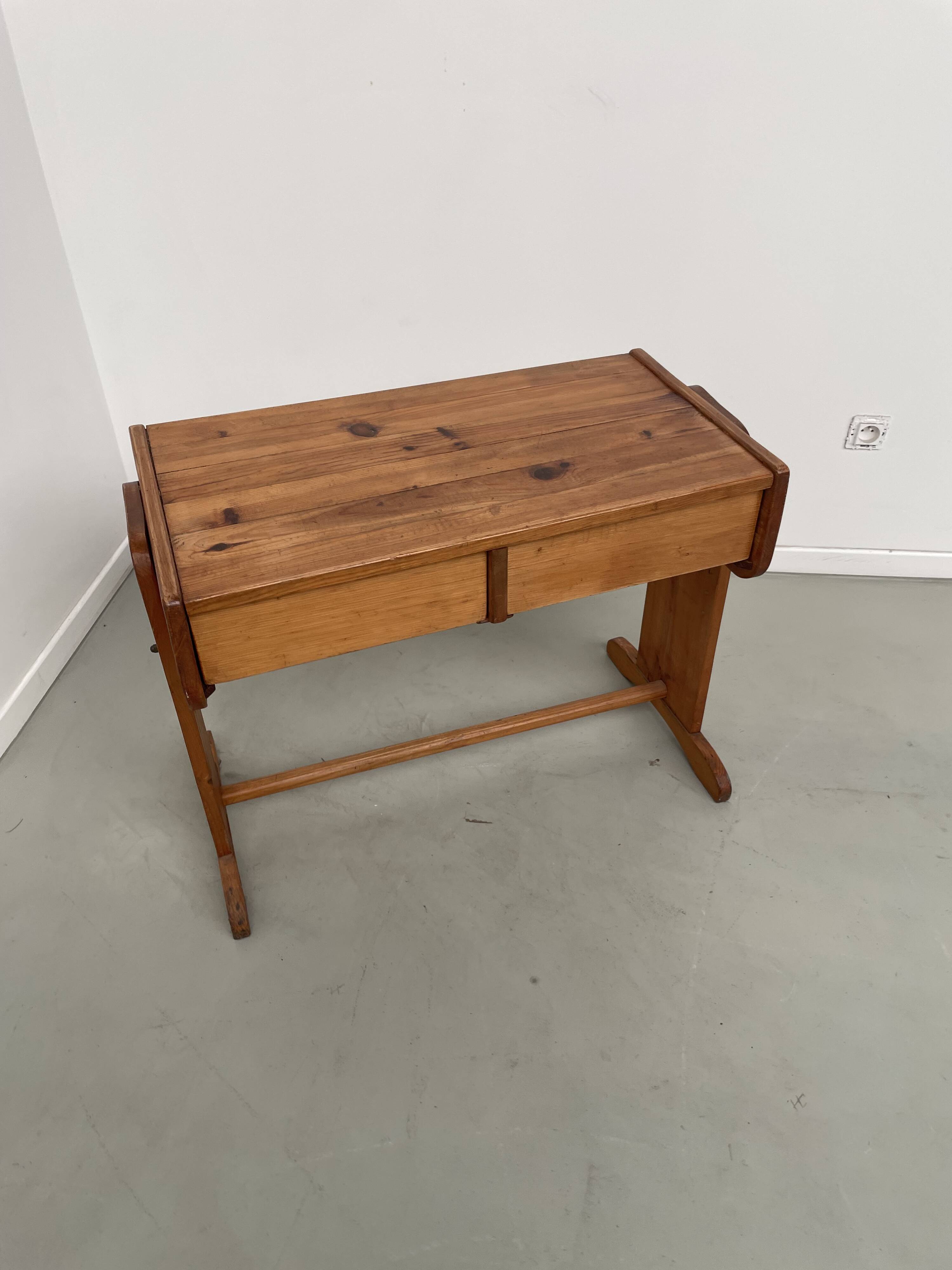 Children's pine desk from the 80s