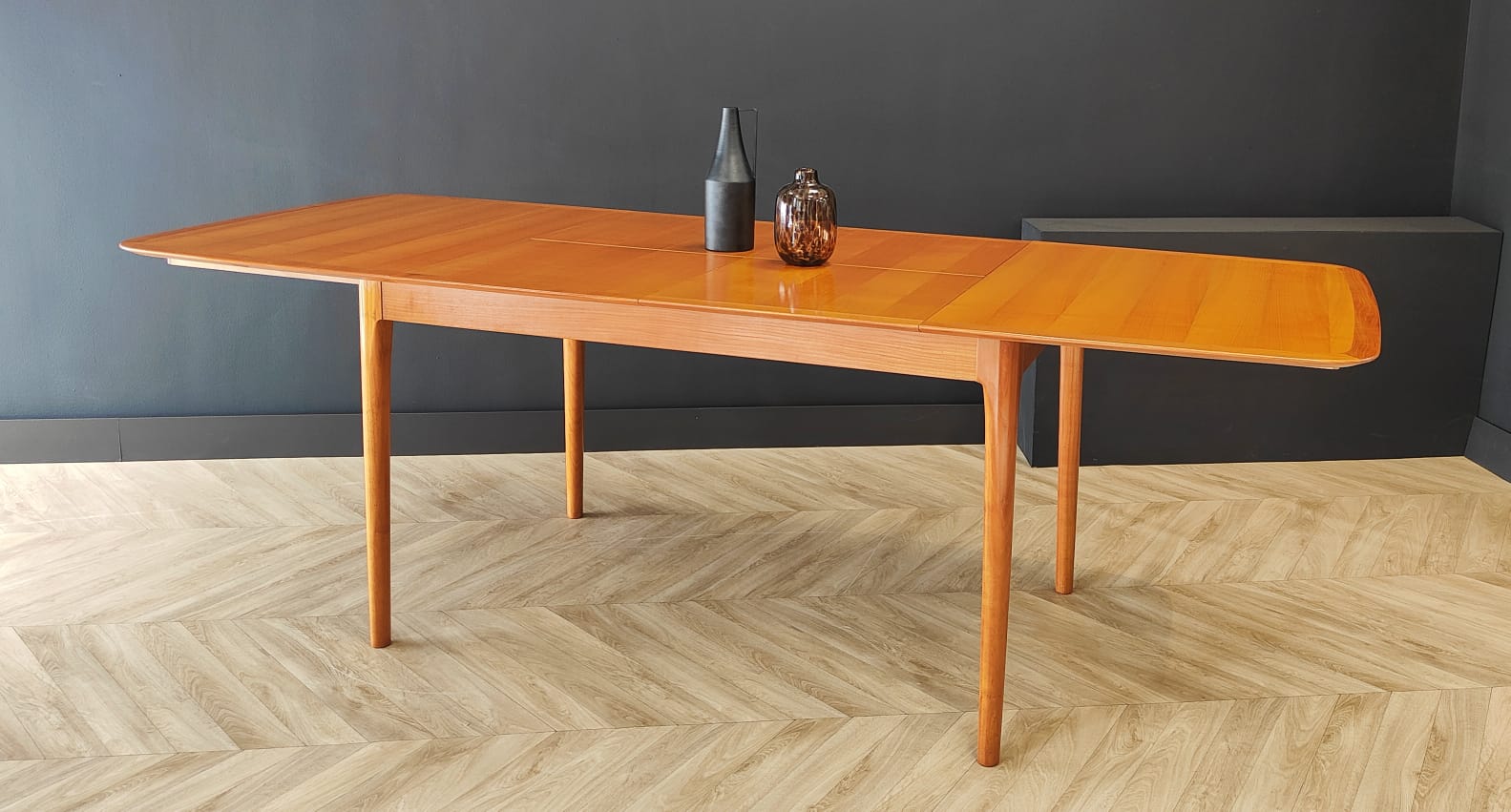 Mid century extendable dining table vintage