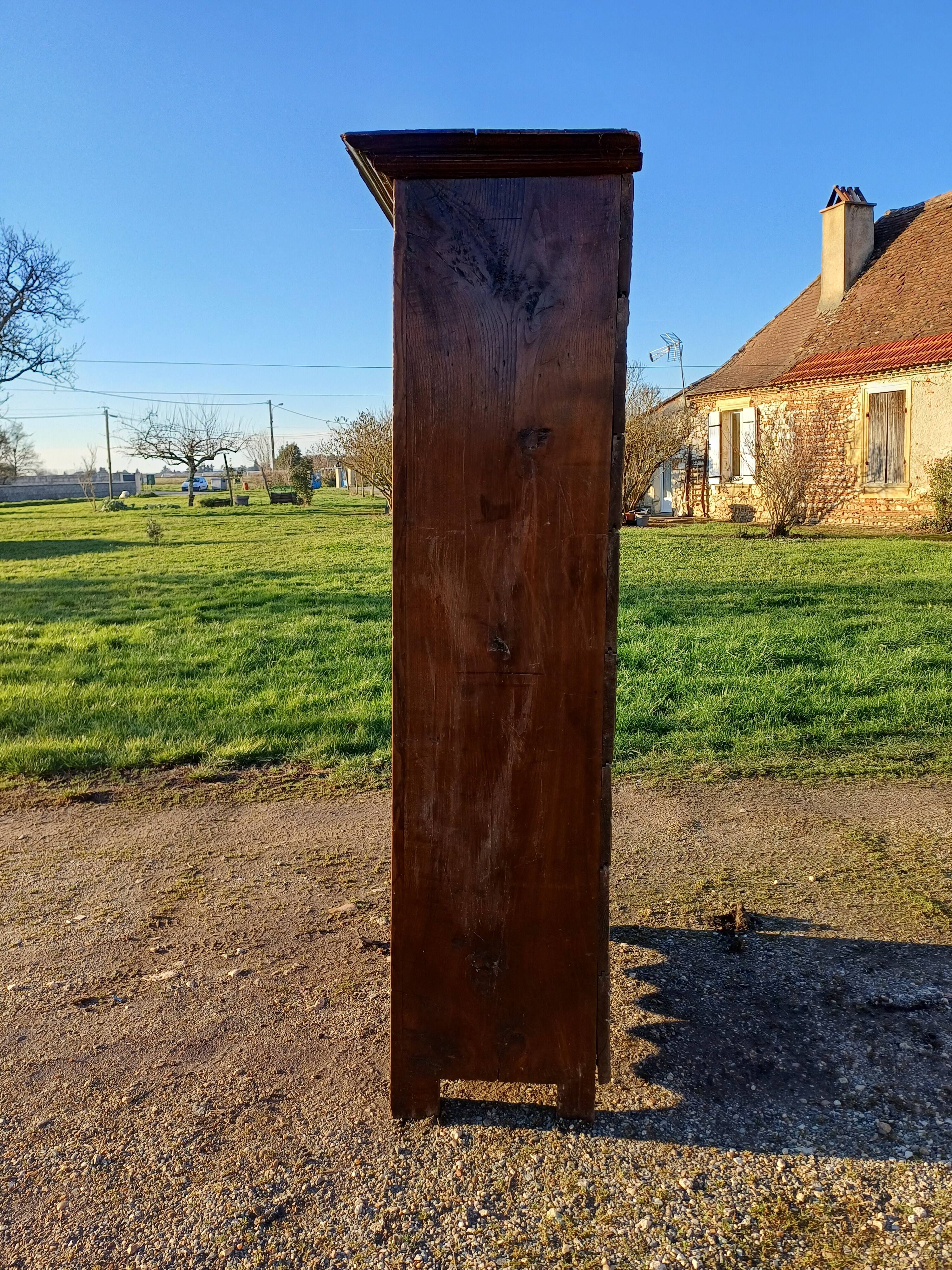 Armoire 2 portes , 1 tiroir chéne 19 éme