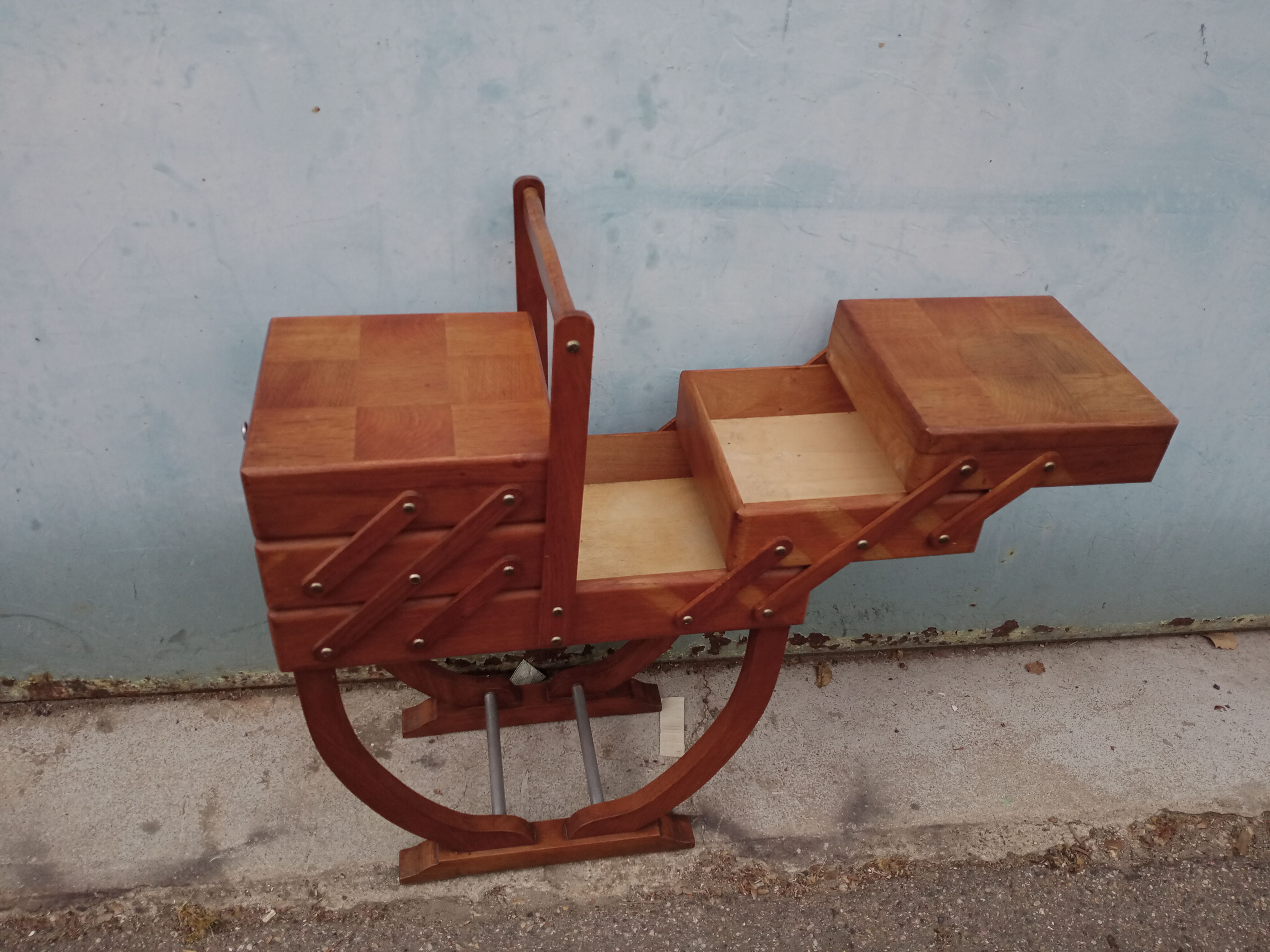 Travailleuse meuble a couture vintage