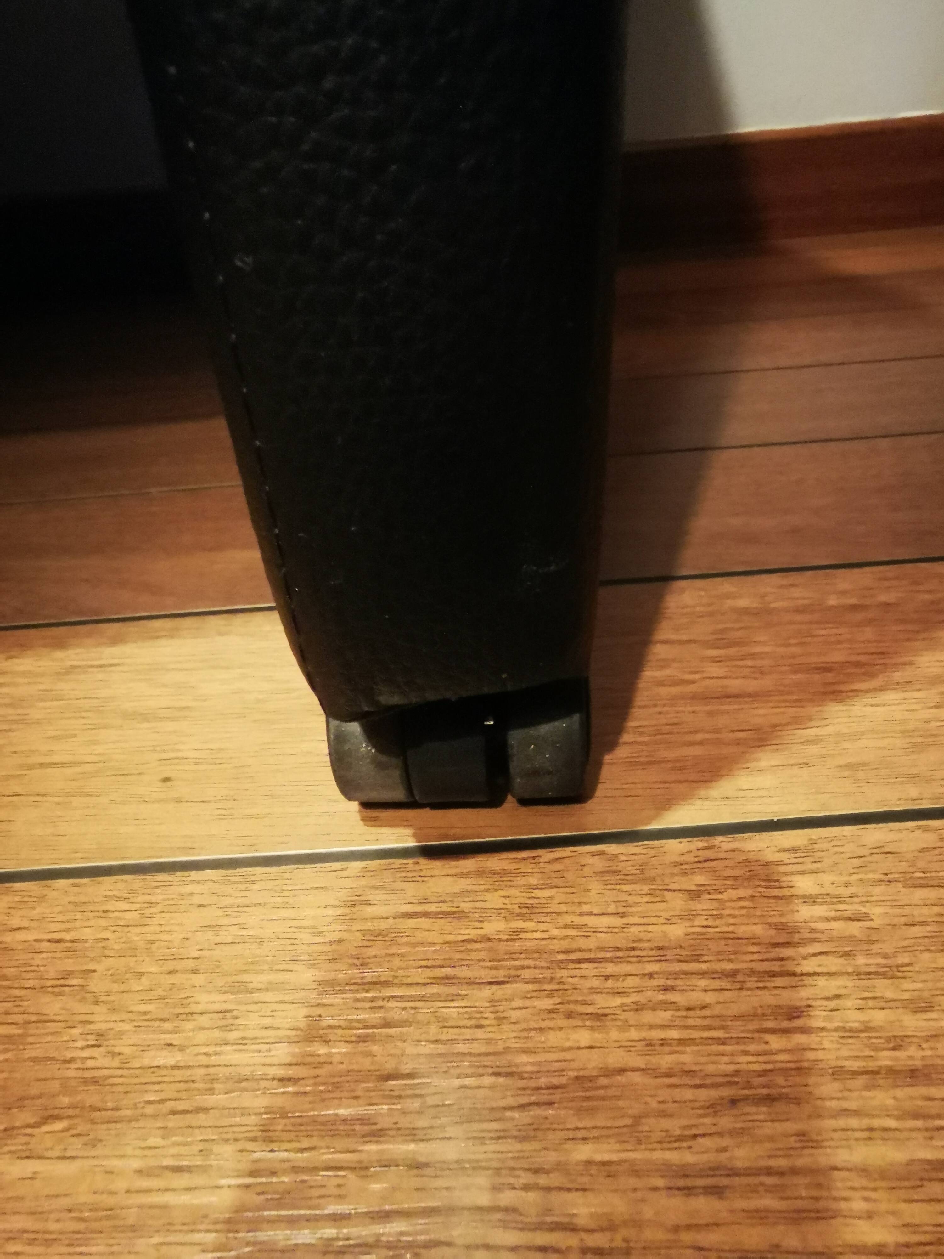 6 faux leather chairs on wheels