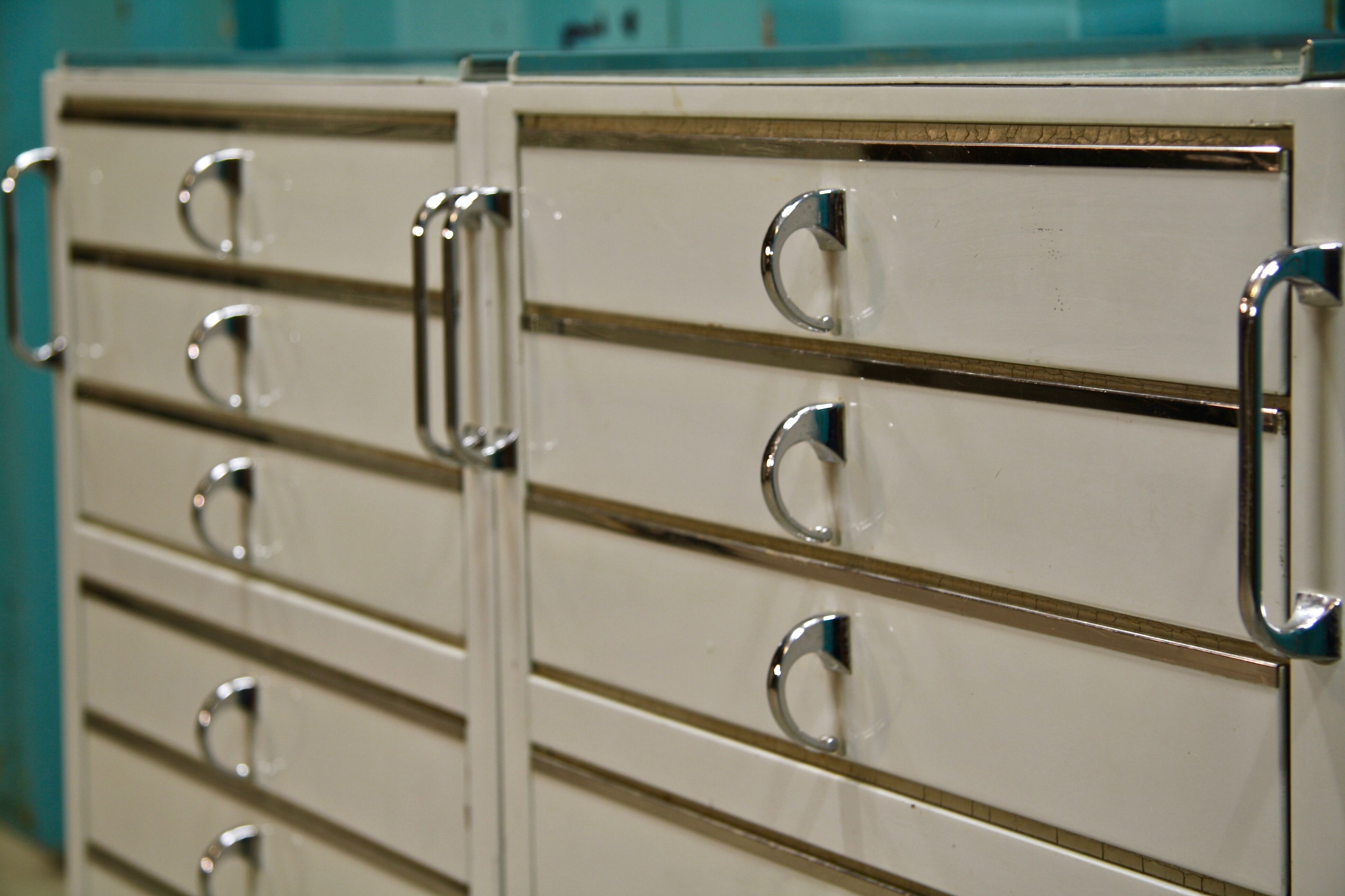 Set of 2 industrial German medical chests with drawers by Baisch, 1950s