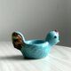 2 coquetiers en céramique bleue, coq et poussin