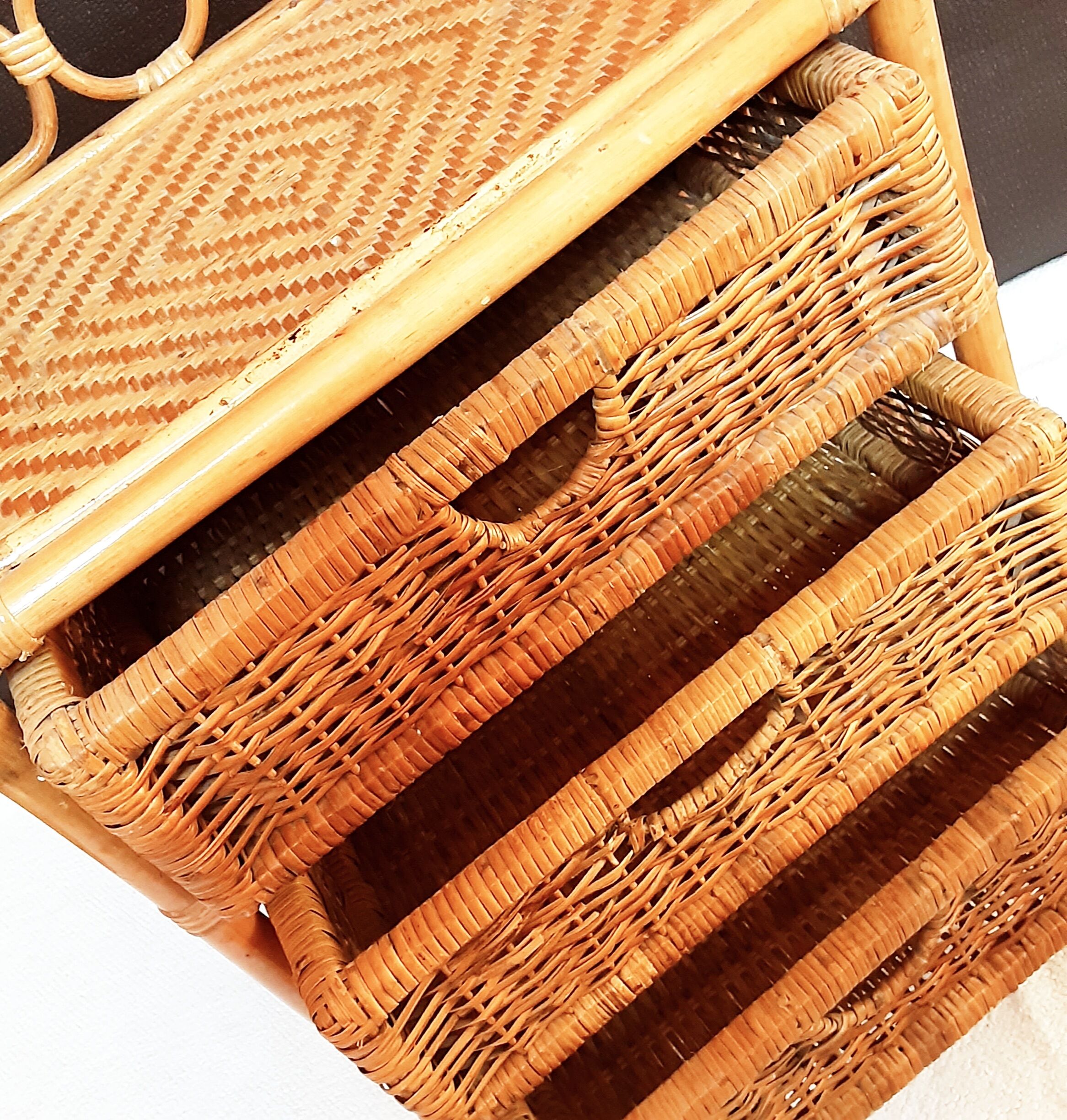 Meuble en rotin vintage