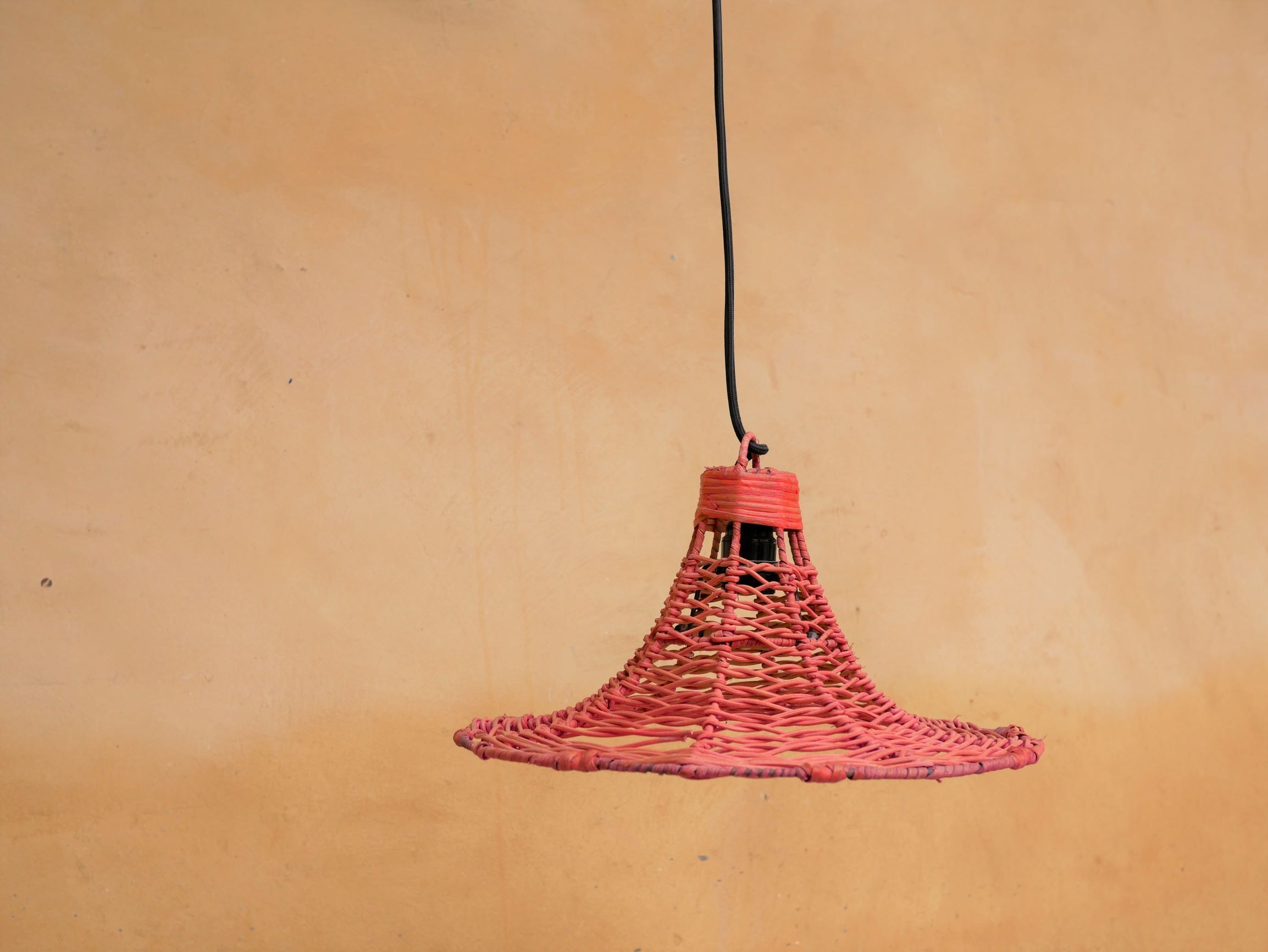 Vintage tulip hanging lamp in rattan