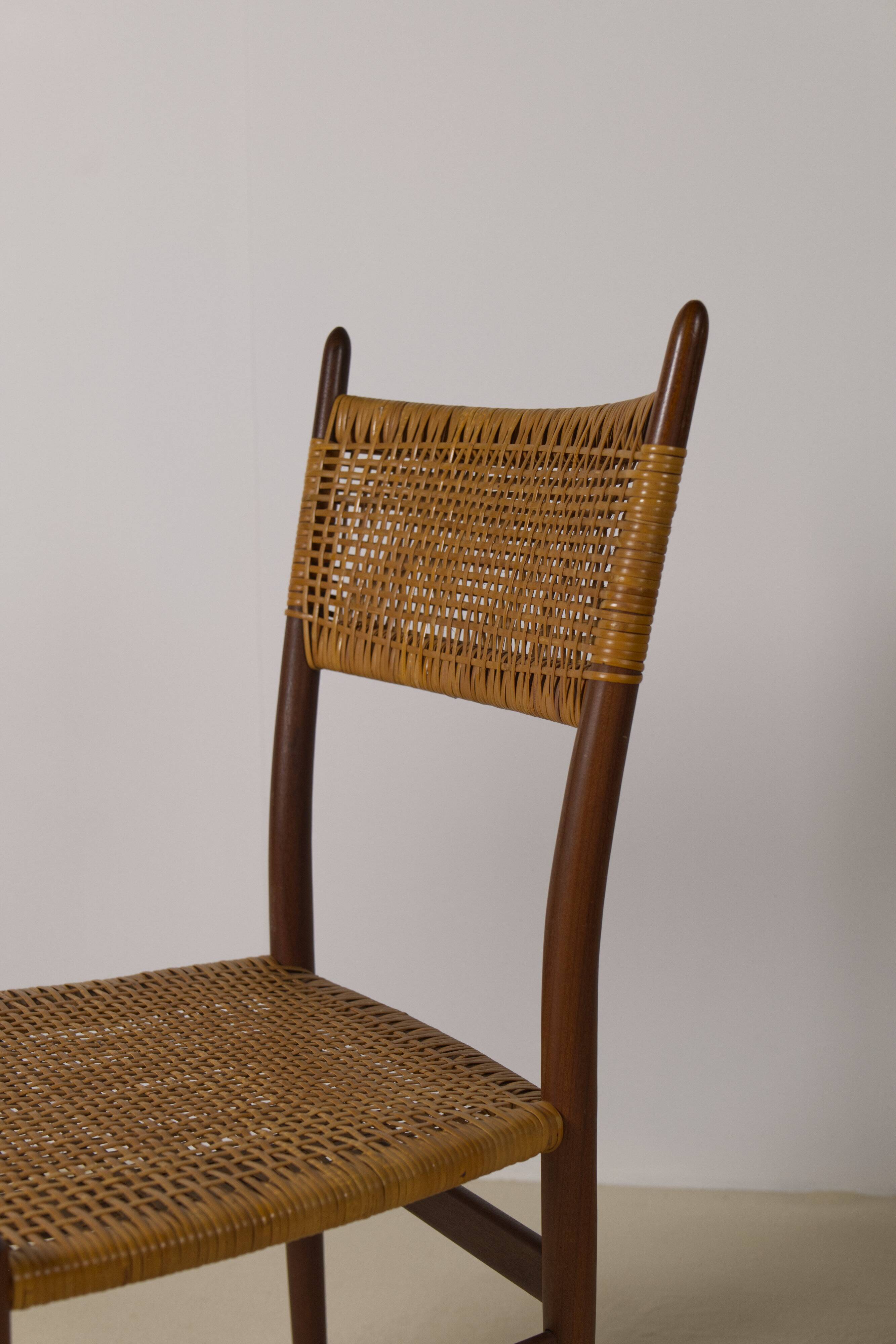 Ensemble de 4 chaises de salle à manger italiennes en teck et rotin