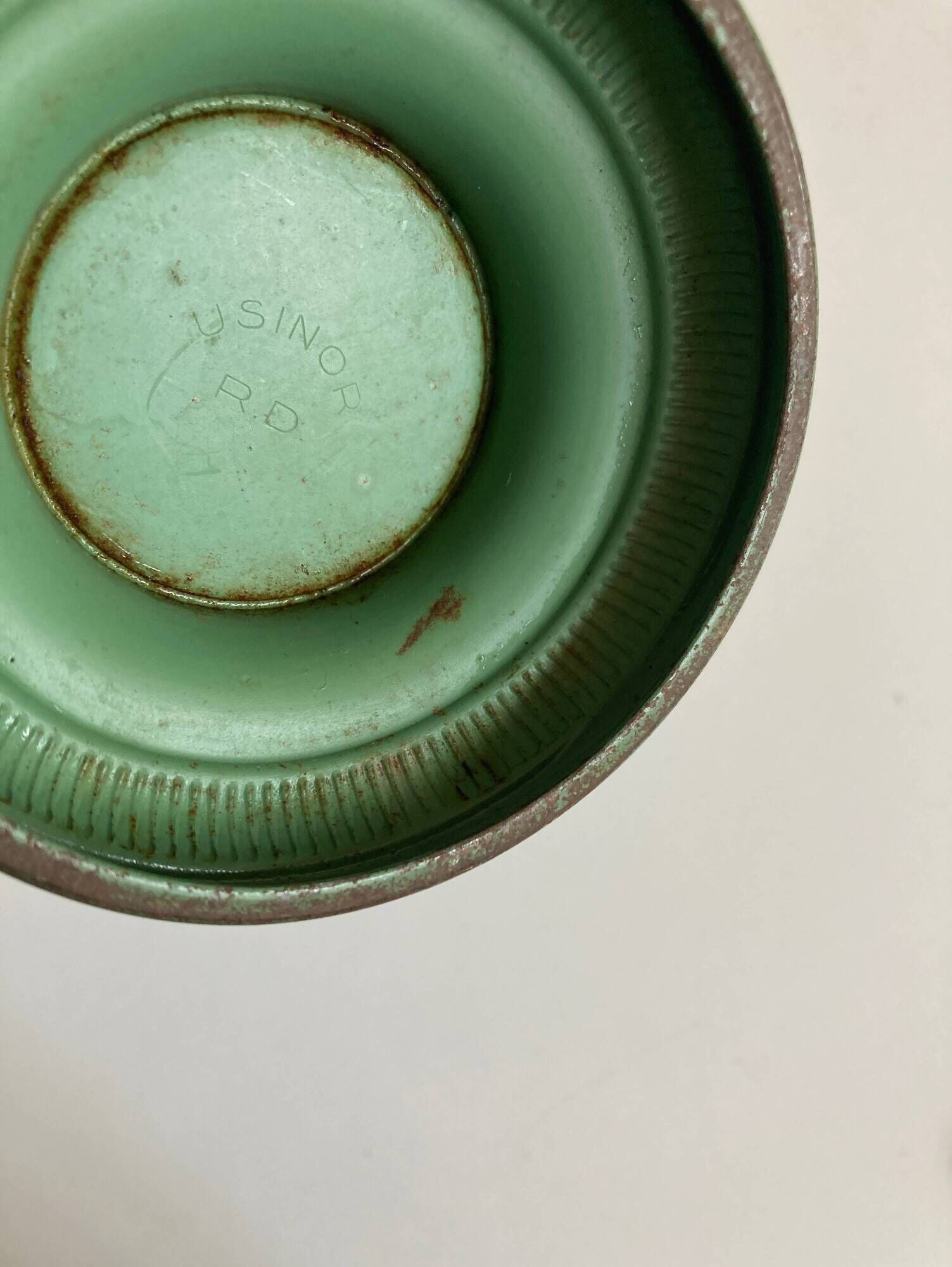 Neo-classical Medici vase in lacquered metal with original patina, 1960