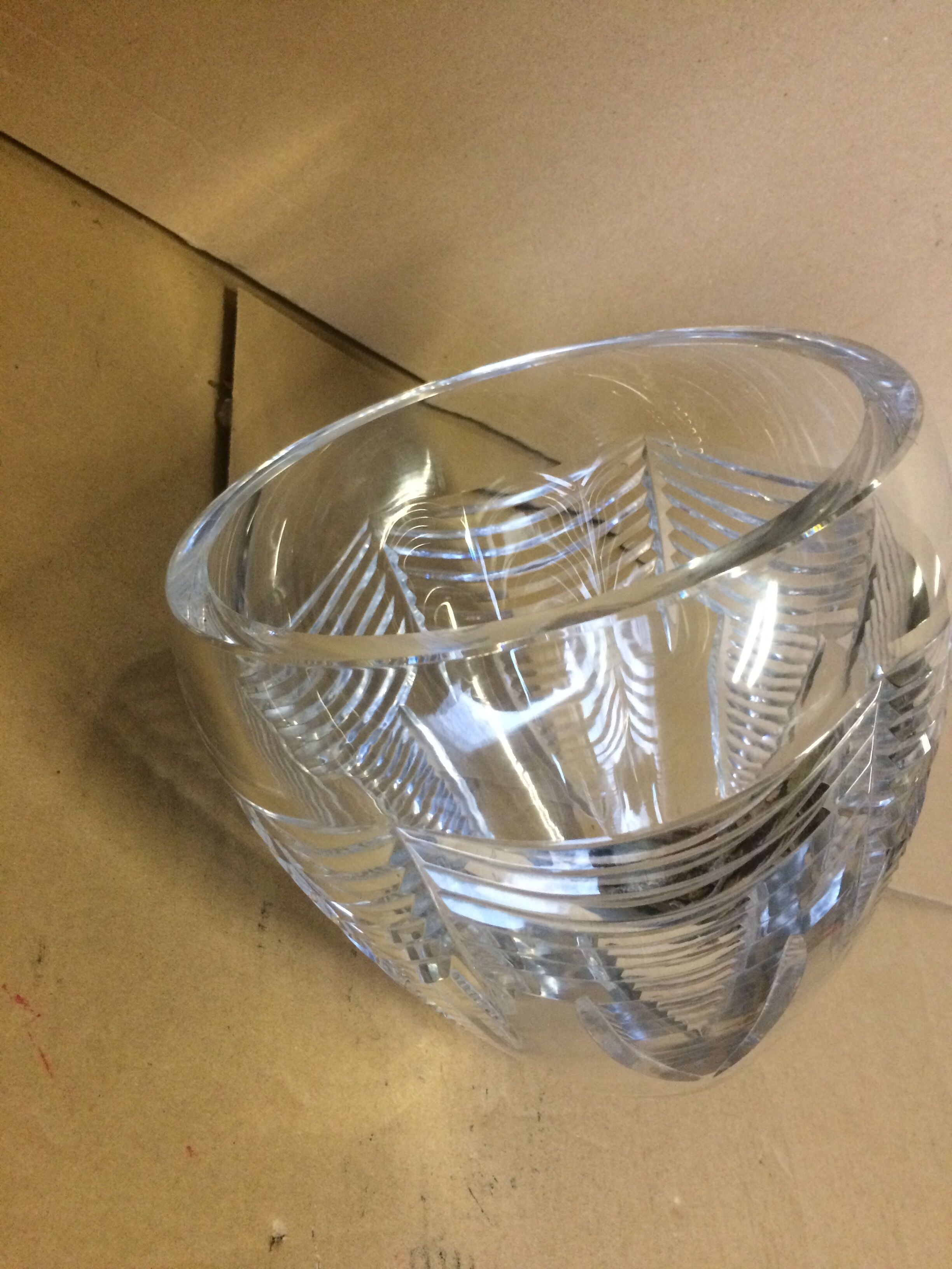 Large Art Deco vase in Baccarat crystal