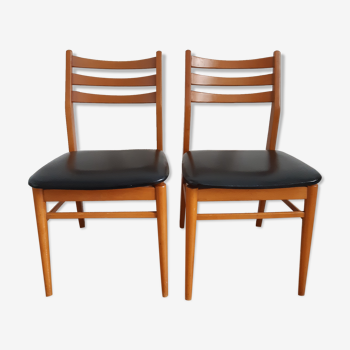 Set of 2 wooden chairs and skai