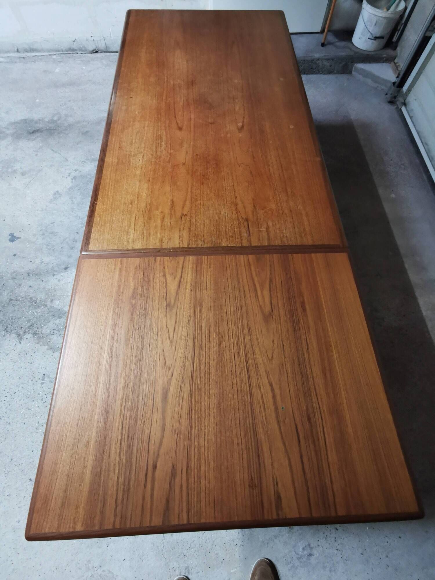 Vintage Scandinavian design table in Teak asymmetric extension by Johannes Andersen 1960