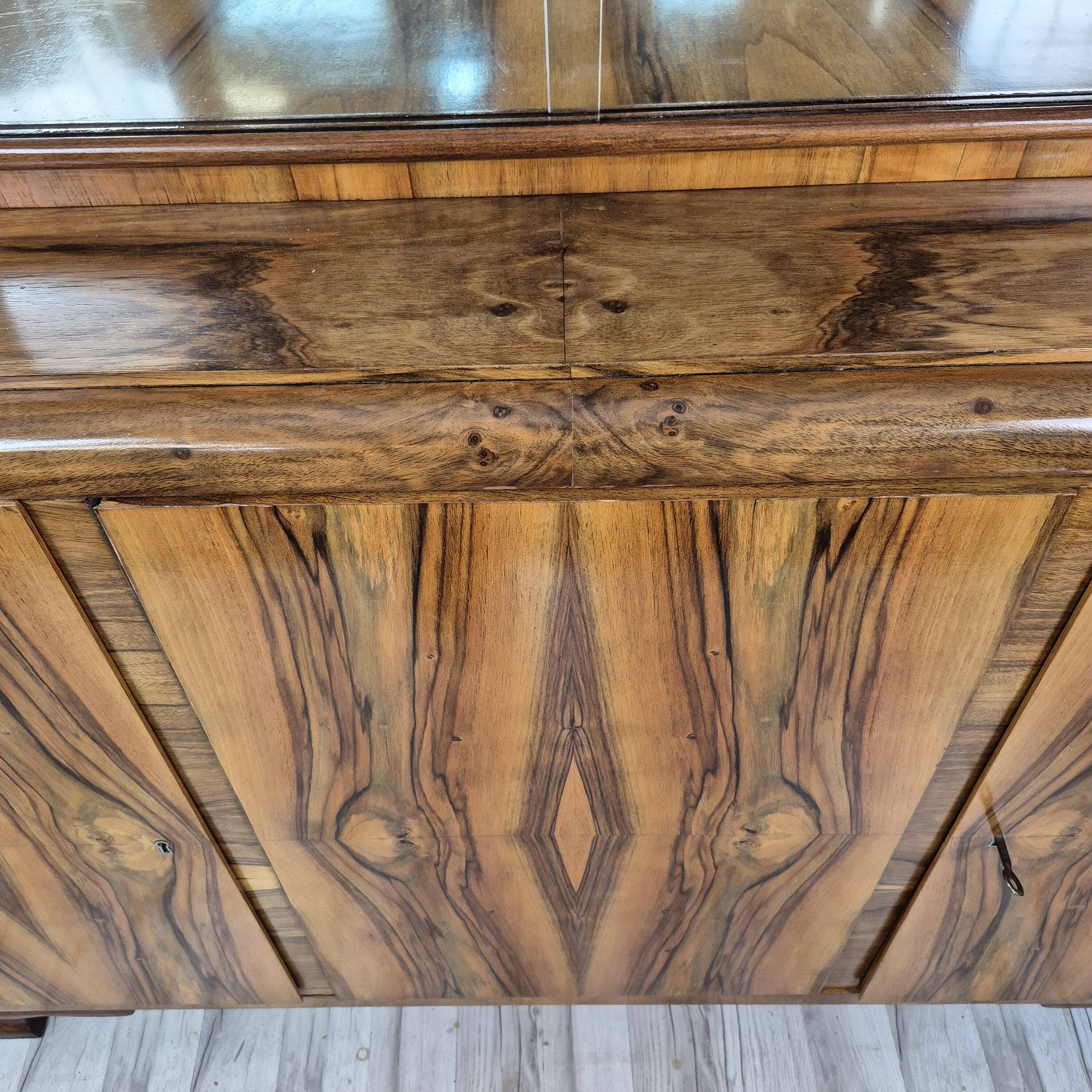 Exceptional Art Deco Walnut Sideboard with Slatted Glass Display - 1930s Fu