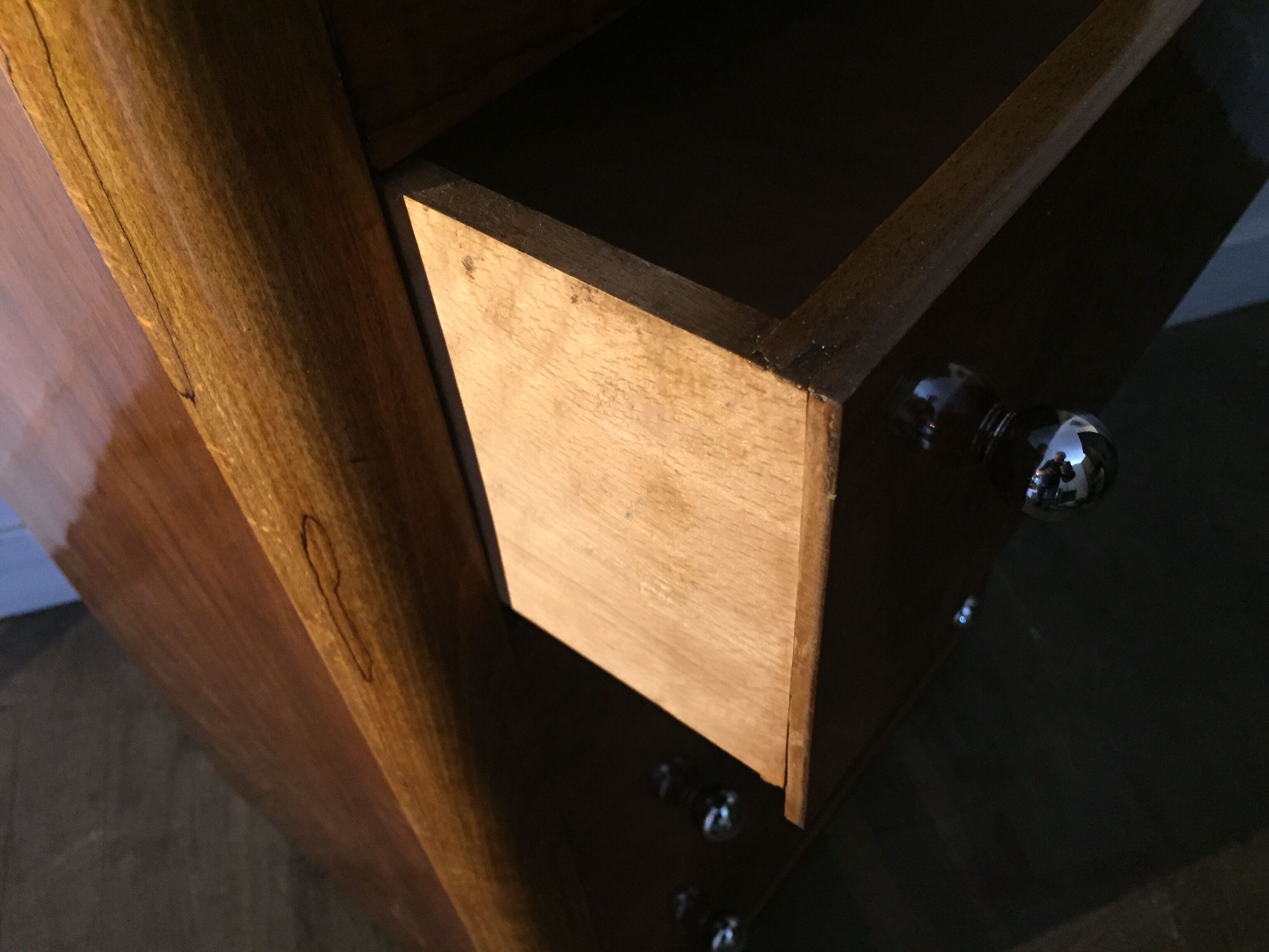 Commode art deco