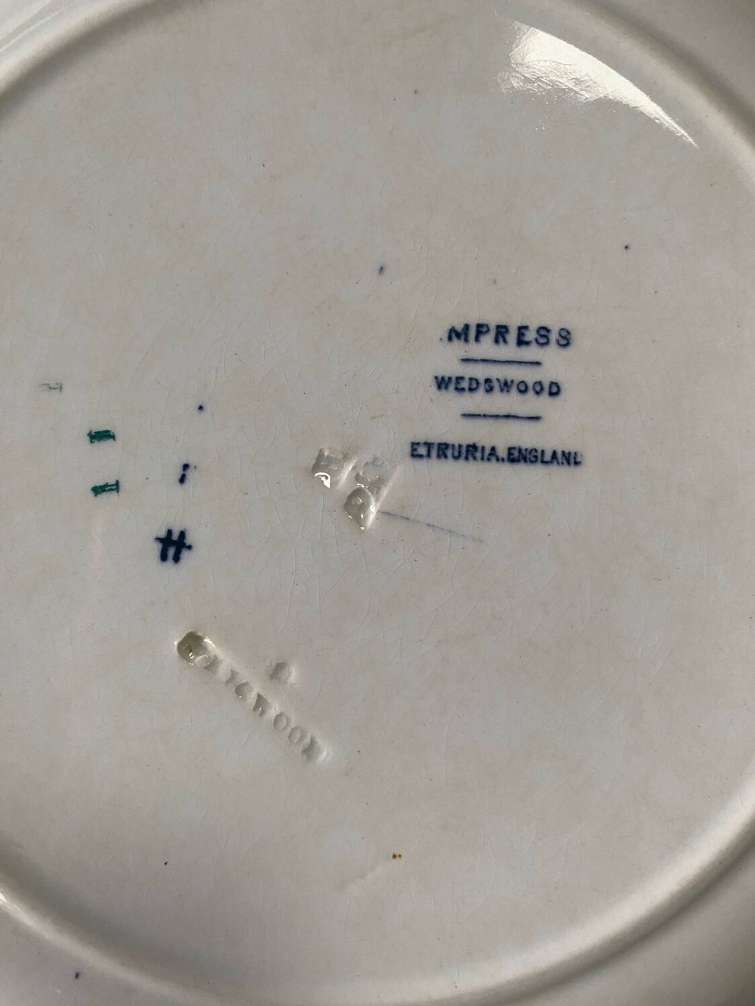 Round dish in old Wedgwood ironstone 