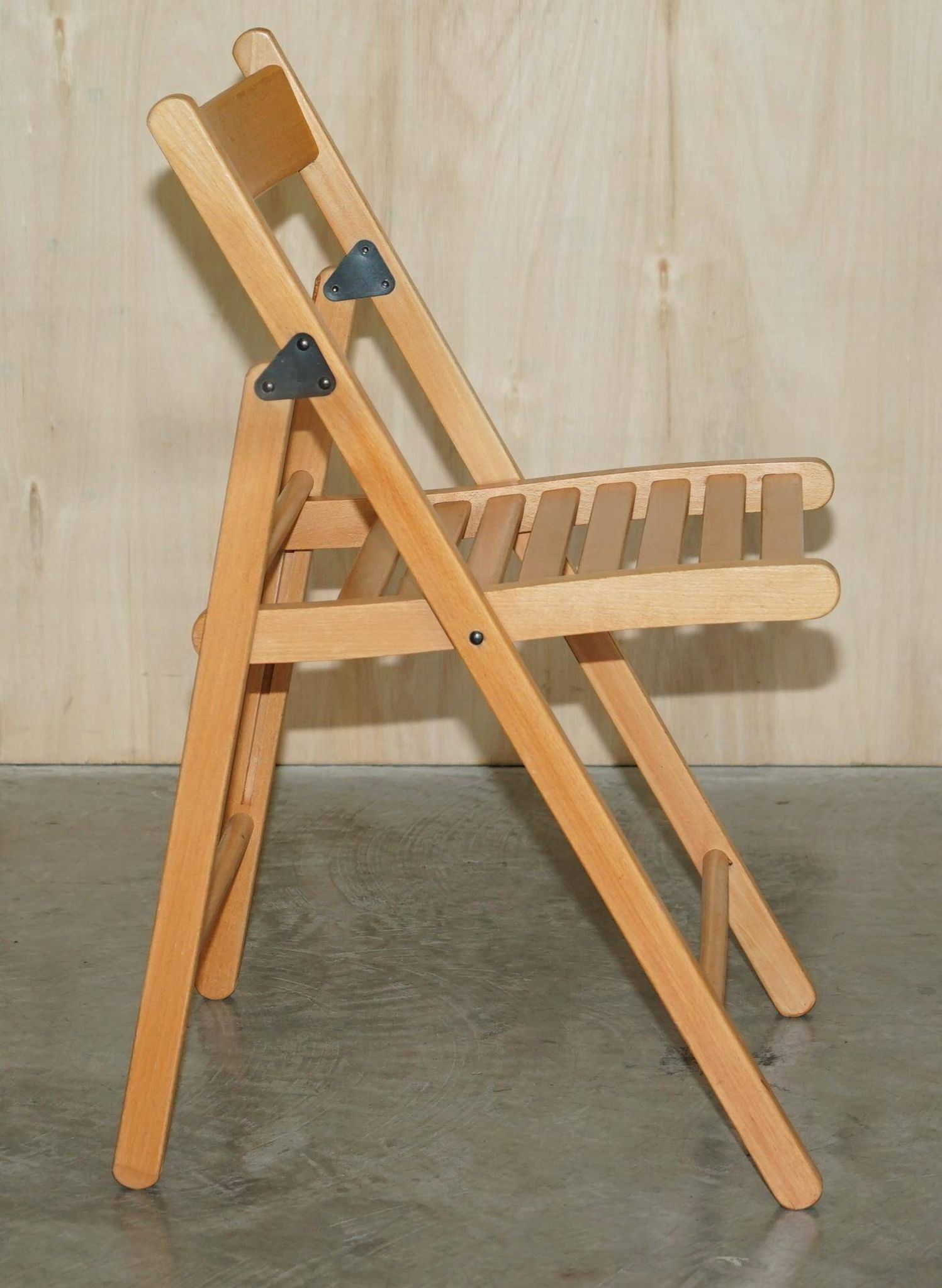 Set of 4 folding steamer chairs in oak from around 1940.