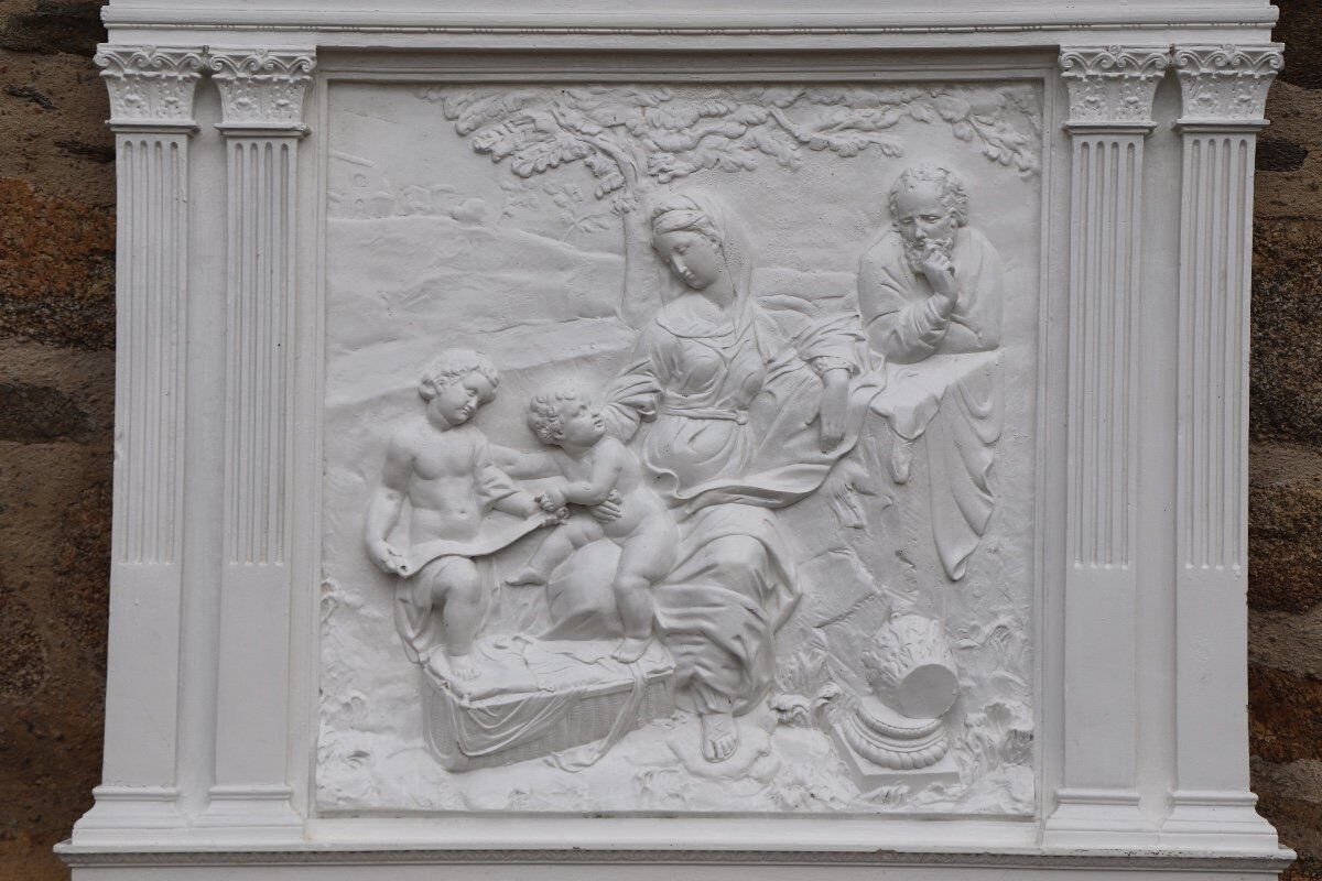 Bas-relief in plaster