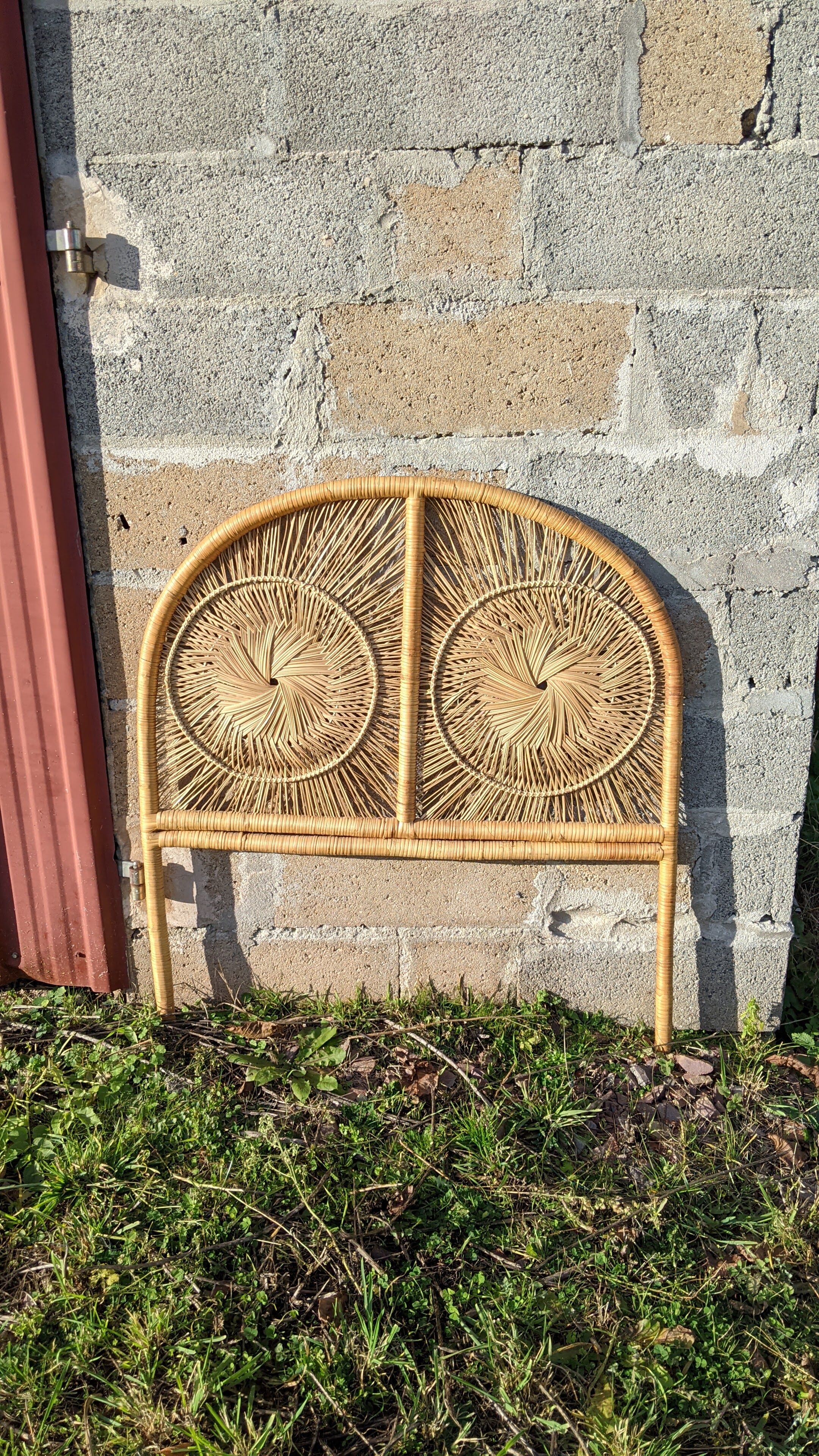 Rattan sun headboard one person
