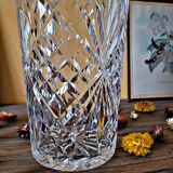 Large chiseled crystal vase with geometric and “flowers” decor