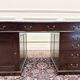 Bureau anglais classique avec incrustation en cuir