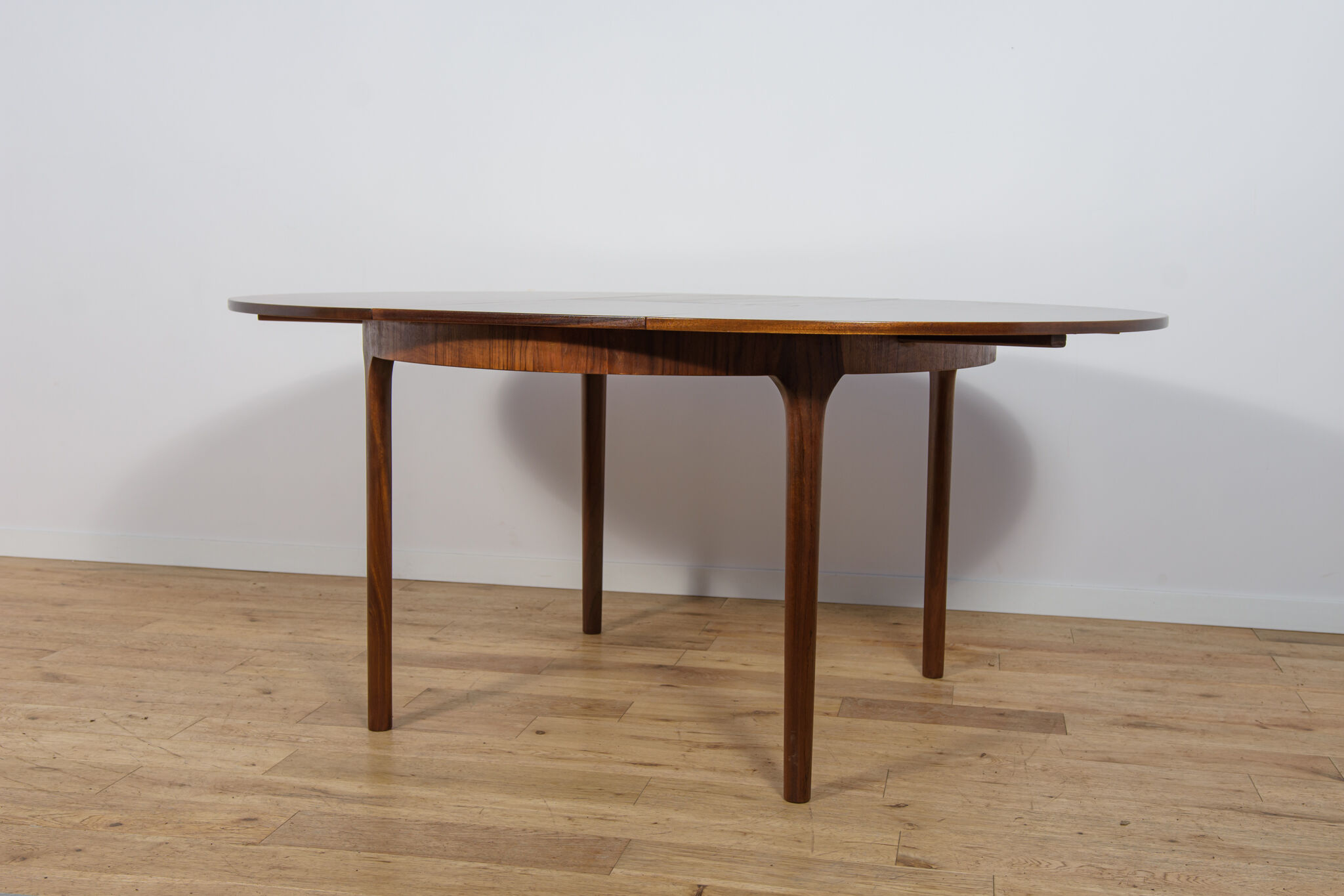 Mid-Century Round Rosewood Extendable Dining Table from McIntosh, United Kingdom, 1960s