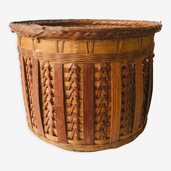 Rattan pot cache and woven wicker from the 70s
