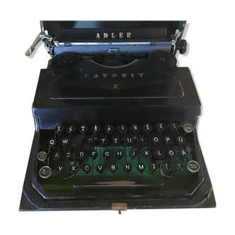 Ancienne machine à écrire adler